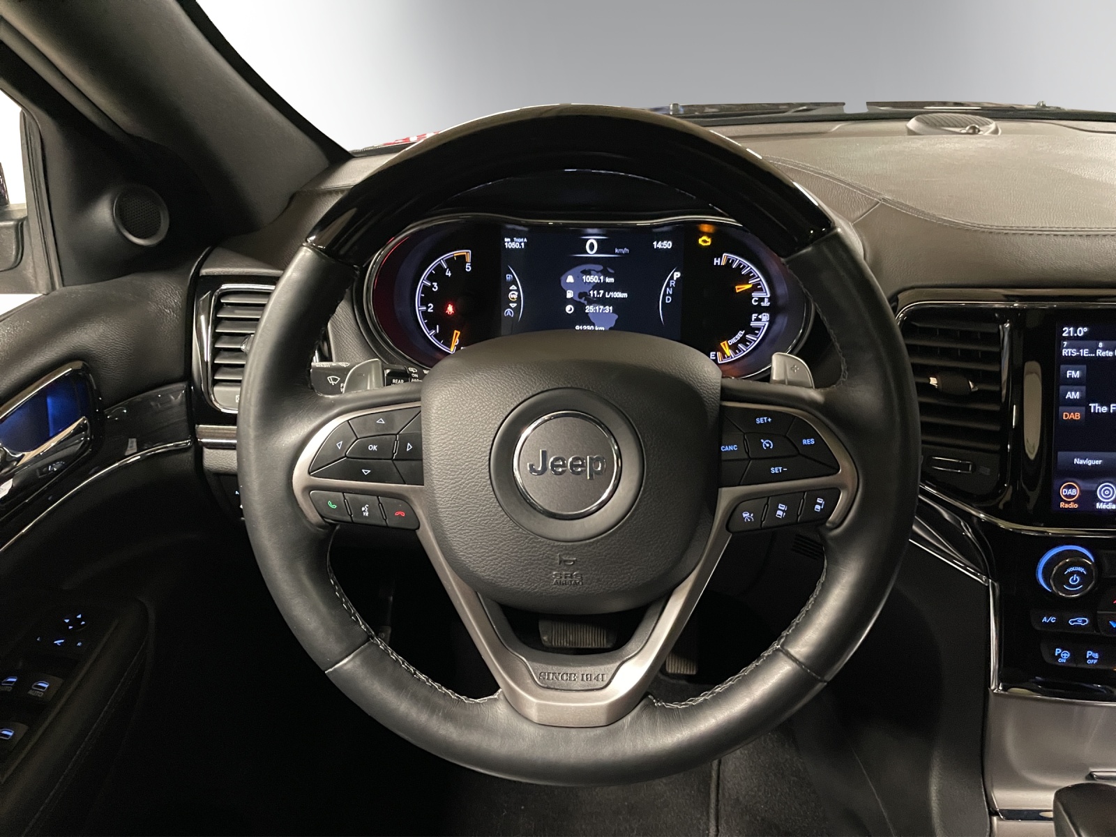 JEEP Grand Cherokee 3.0 CRD Overland Automatic-image-11