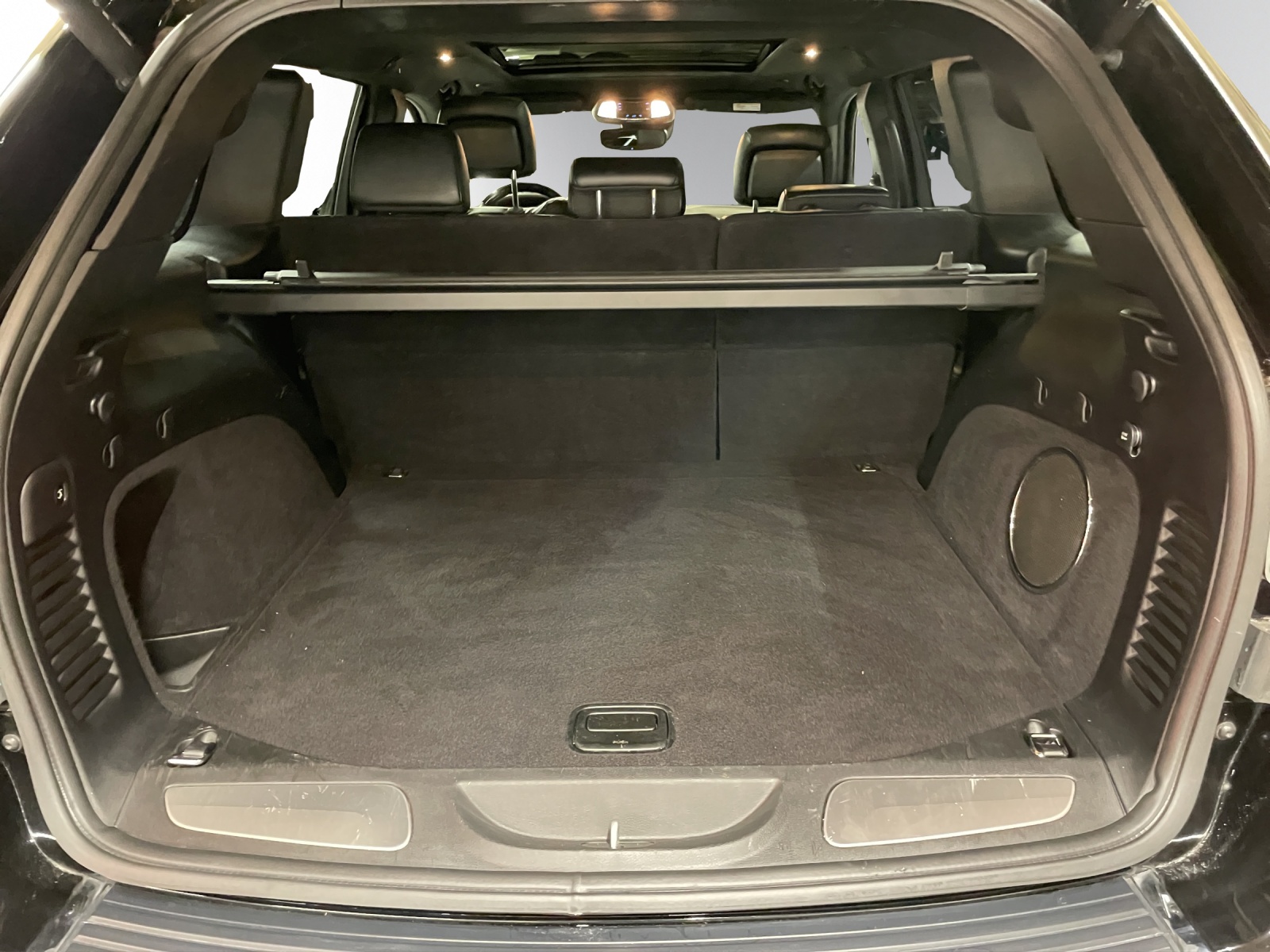 JEEP Grand Cherokee 3.0 CRD Overland Automatic-image-4