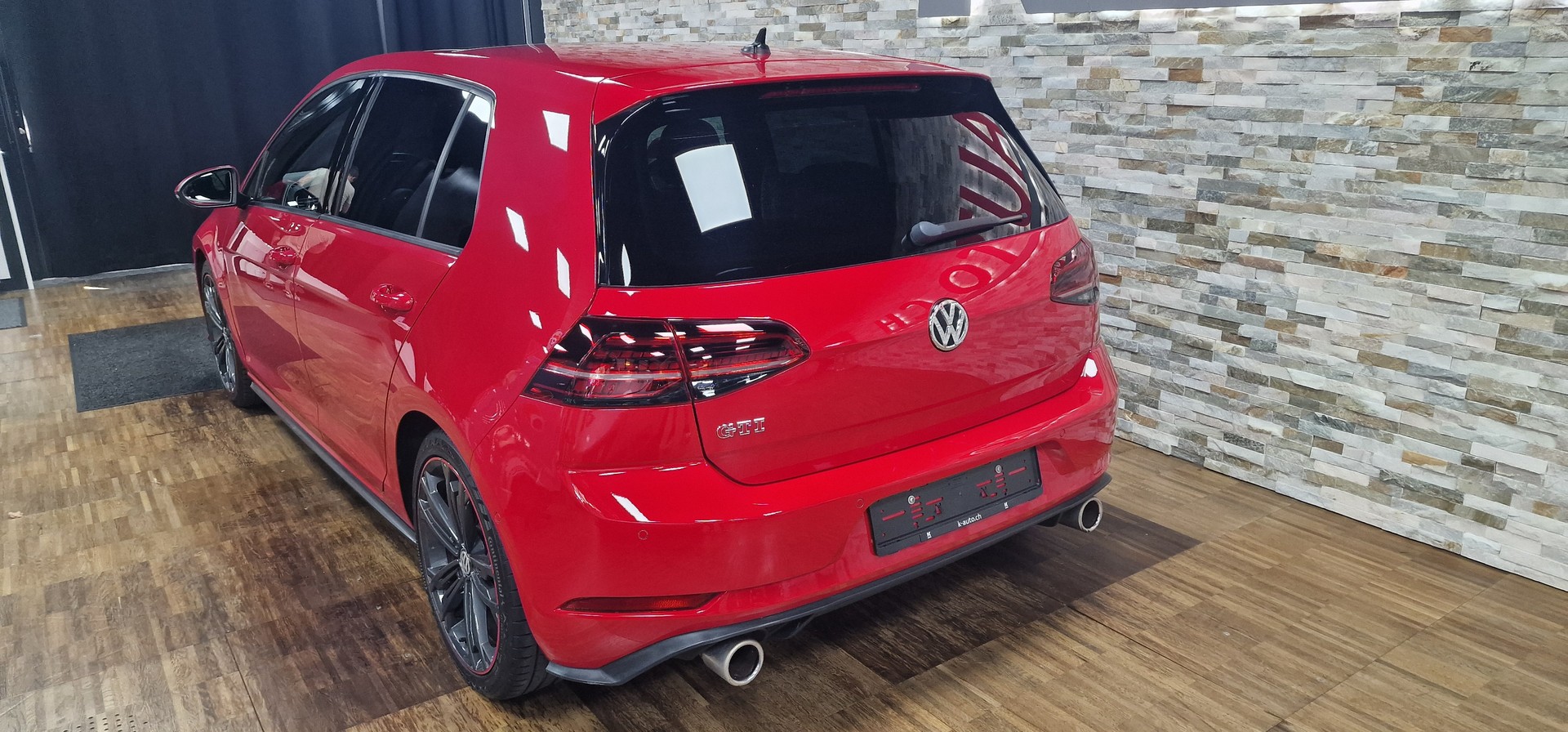 VW Golf 2.0 TSI GTI Performance DSG-image-1