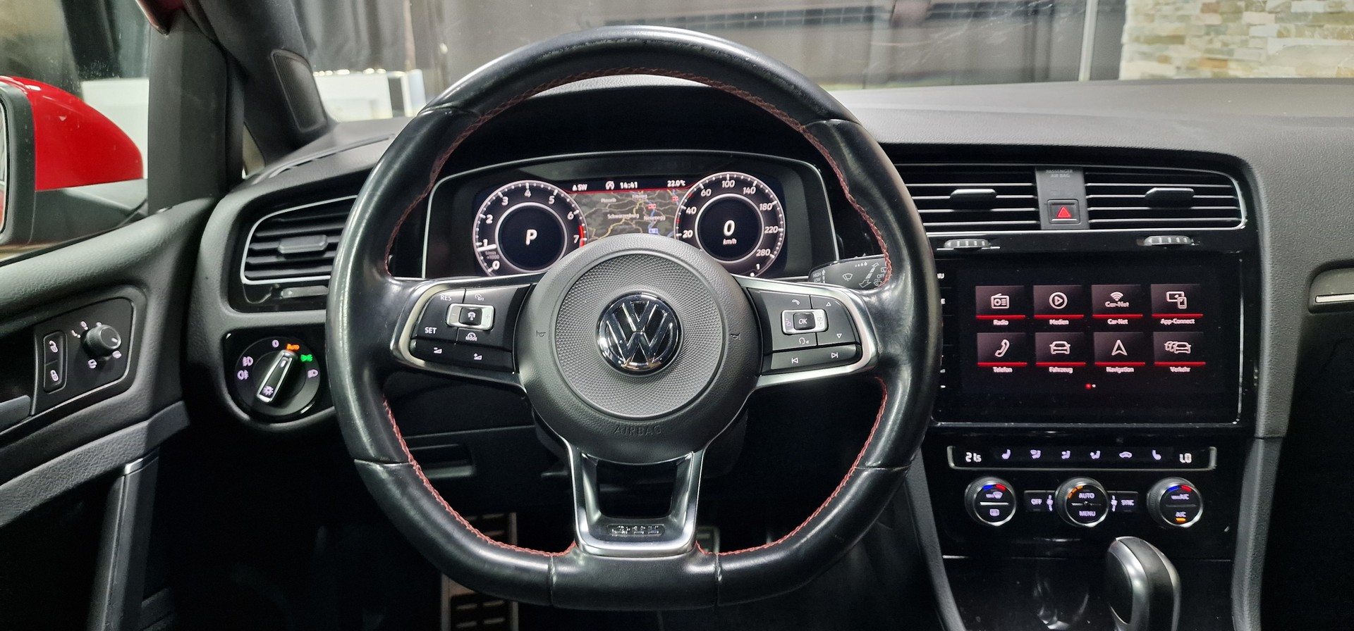 VW Golf 2.0 TSI GTI Performance DSG-image-12