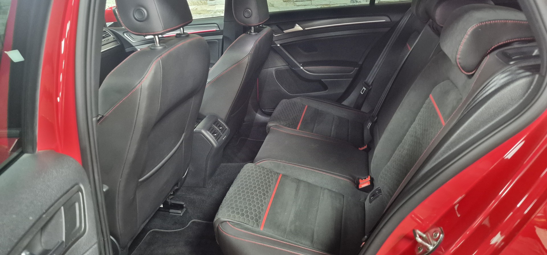 VW Golf 2.0 TSI GTI Performance DSG-image-19