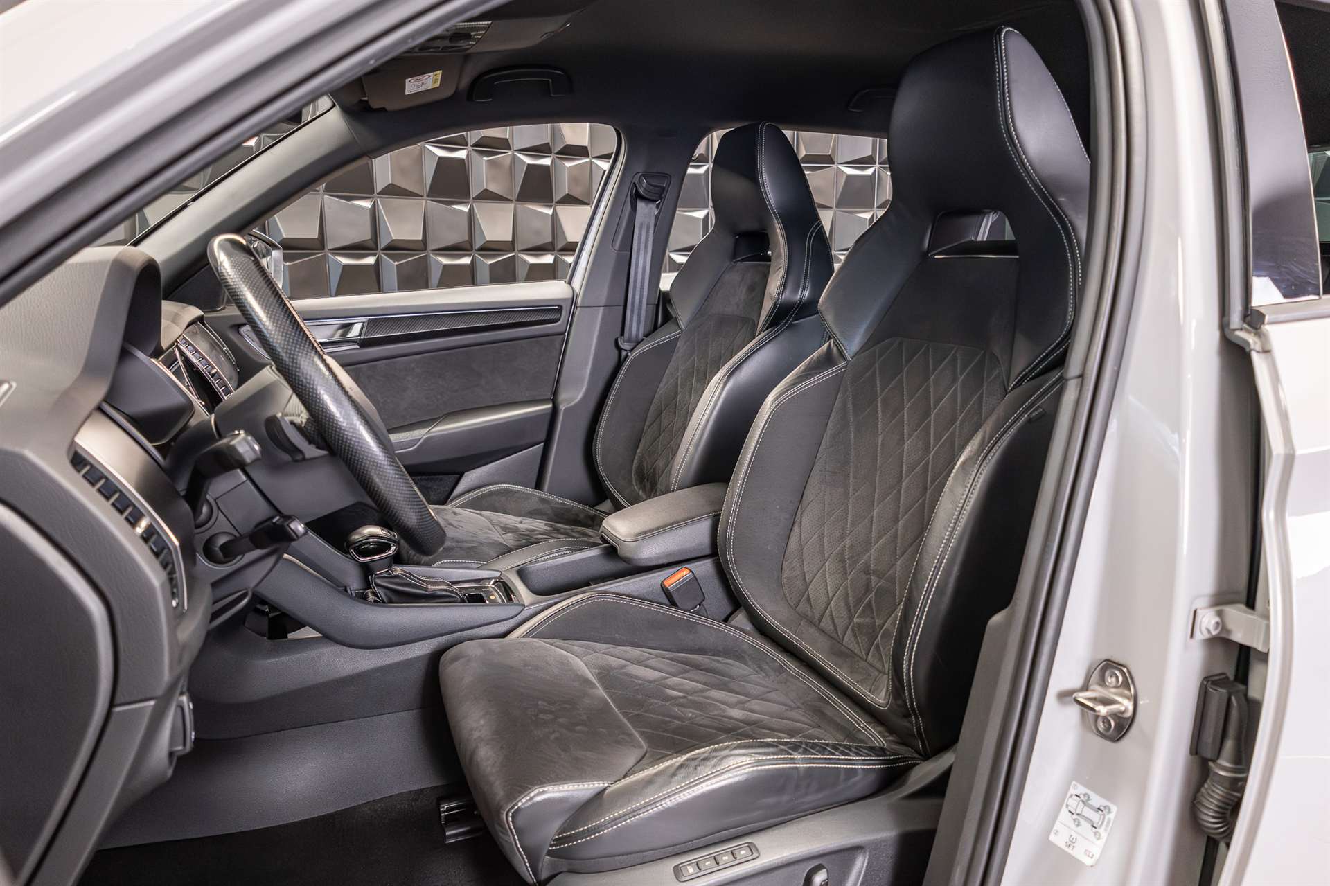 SKODA Kodiaq 2.0 TDI CR Sport Line 4x4 DSG-image-13