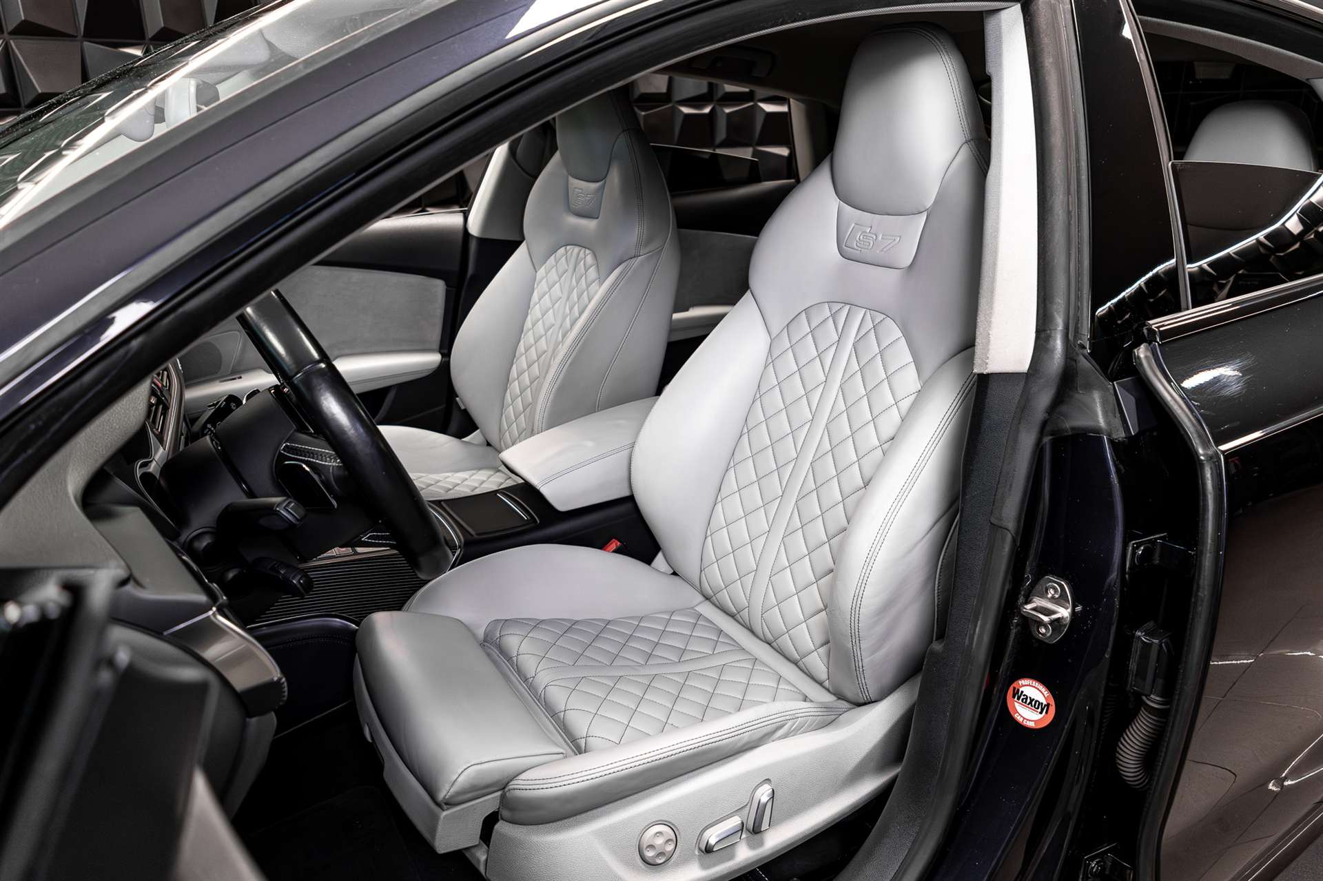 AUDI S7 Sportback 4.0 TFSI V8 quattro S-tronic-image-13