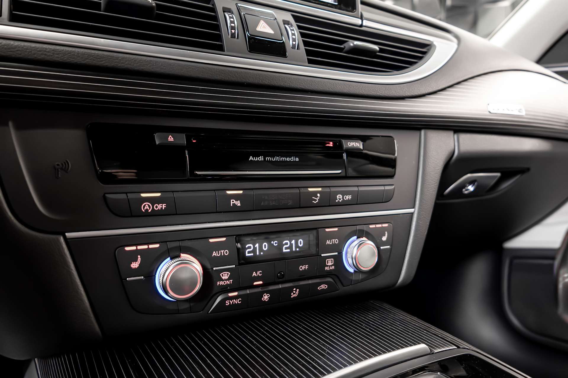 AUDI S7 Sportback 4.0 TFSI V8 quattro S-tronic-image-18