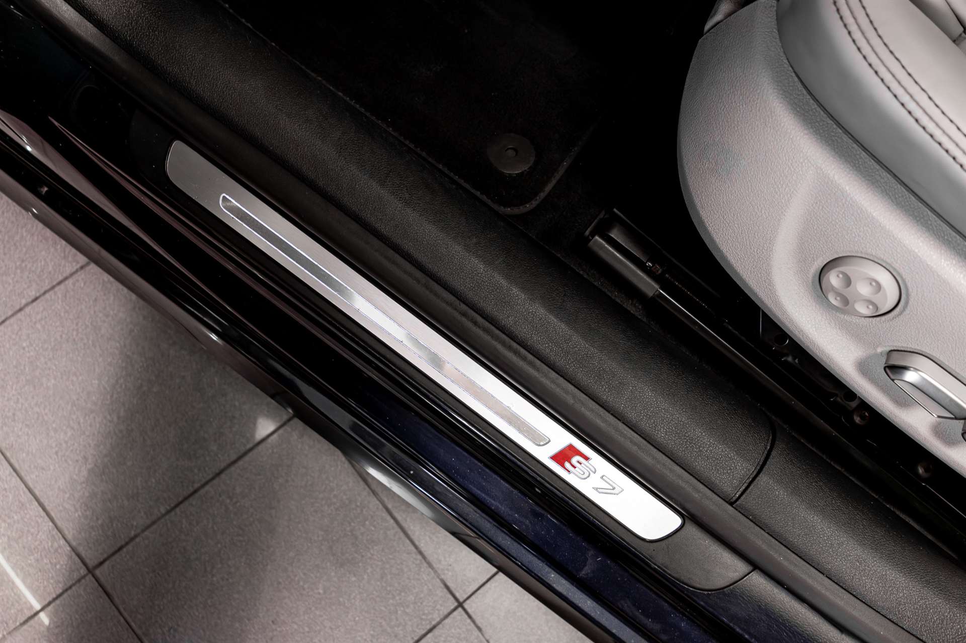 AUDI S7 Sportback 4.0 TFSI V8 quattro S-tronic-image-11