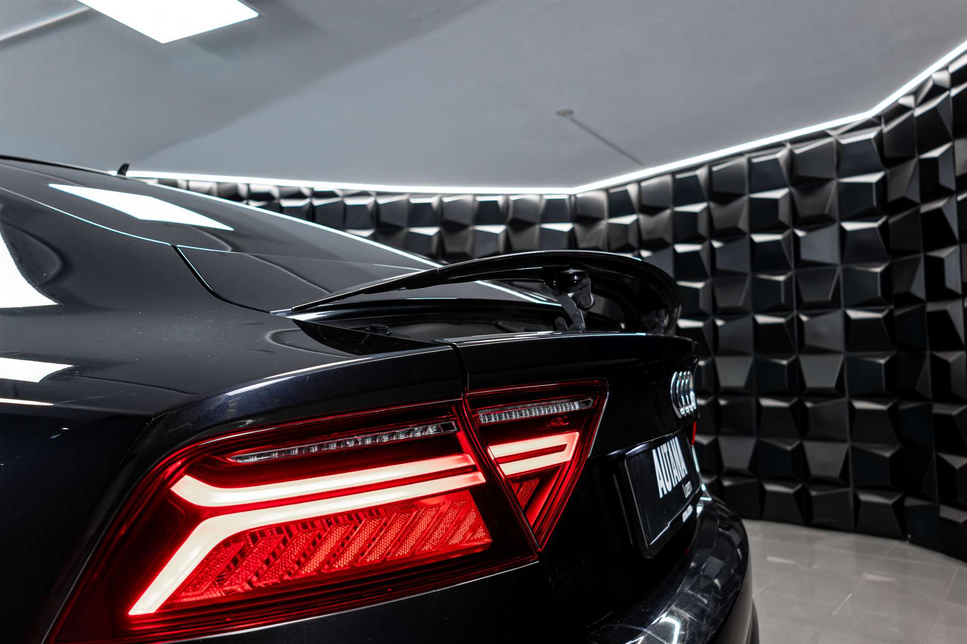 AUDI S7 Sportback 4.0 TFSI V8 quattro S-tronic-image-31