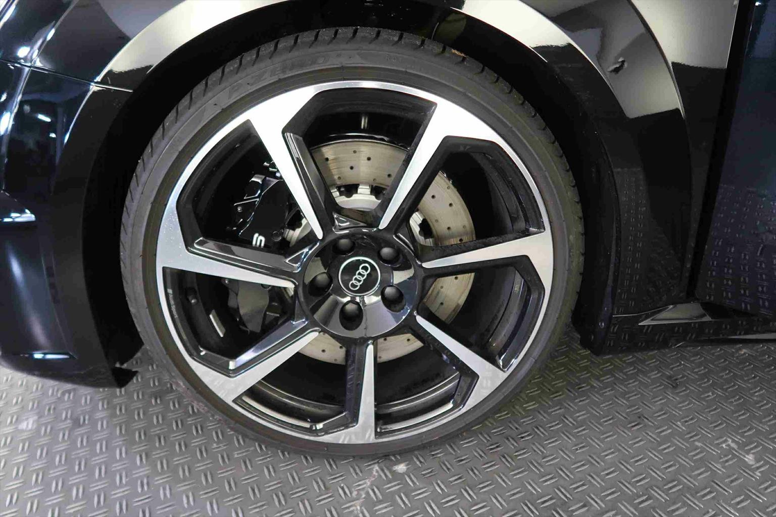 AUDI TT Coupé TTRS quattro S-tronic-image-8
