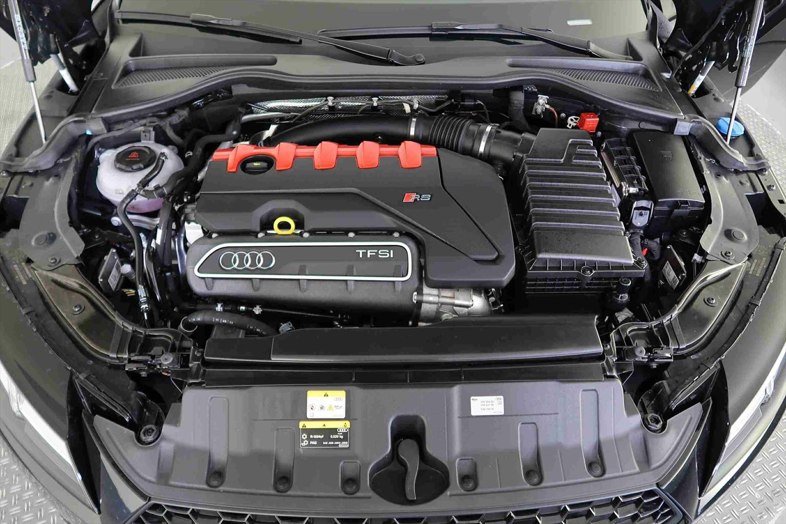 AUDI TT Coupé TTRS quattro S-tronic-image-9