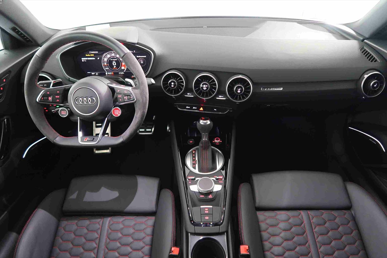 AUDI TT Coupé TTRS quattro S-tronic-image-4