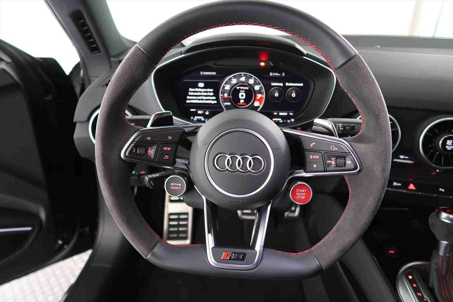 AUDI TT Coupé TTRS quattro S-tronic-image-10