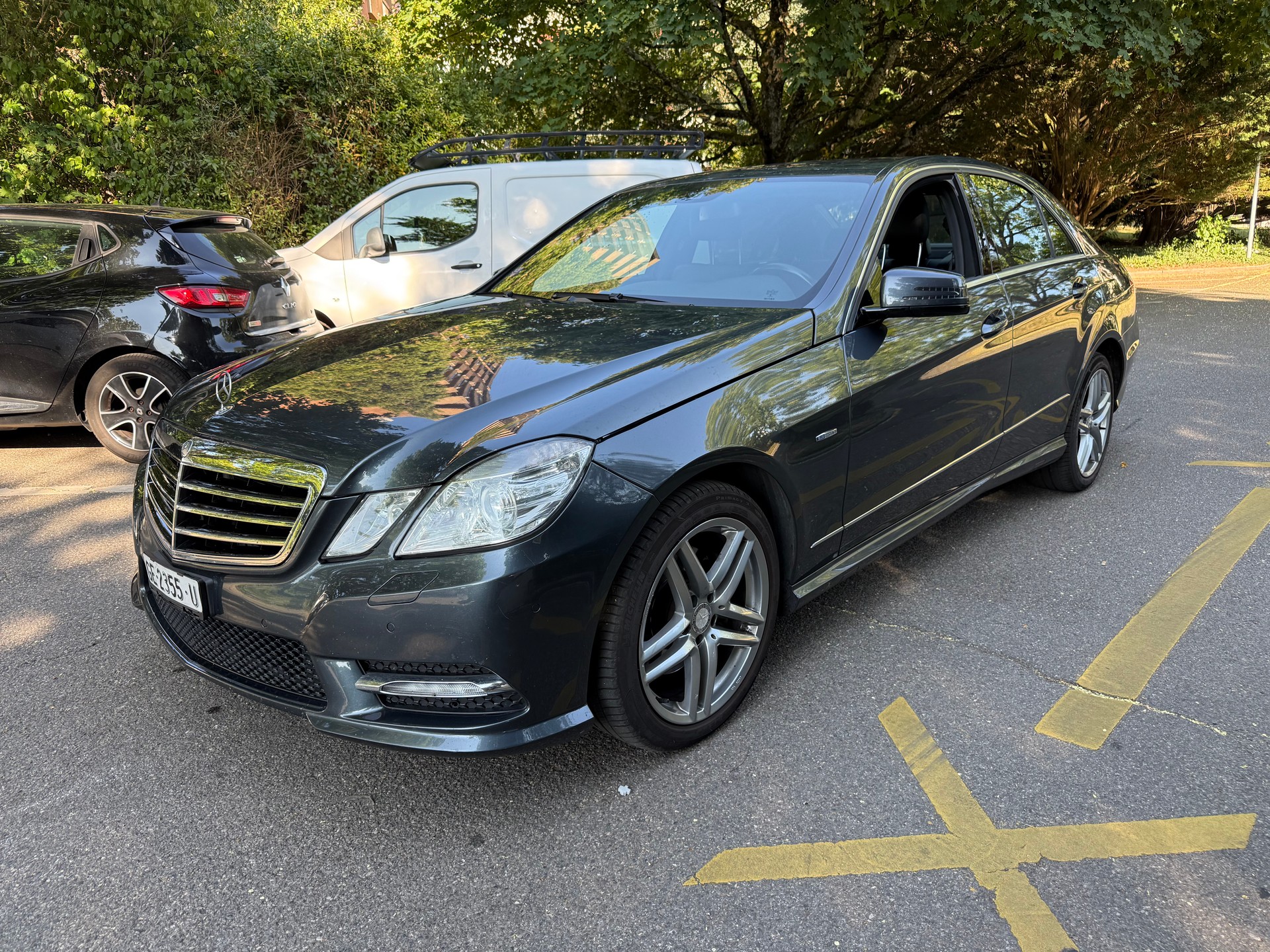 MERCEDES-BENZ E 300 CGI BlueEfficiency Elégance 4Matic 7G-Tronic-image-0