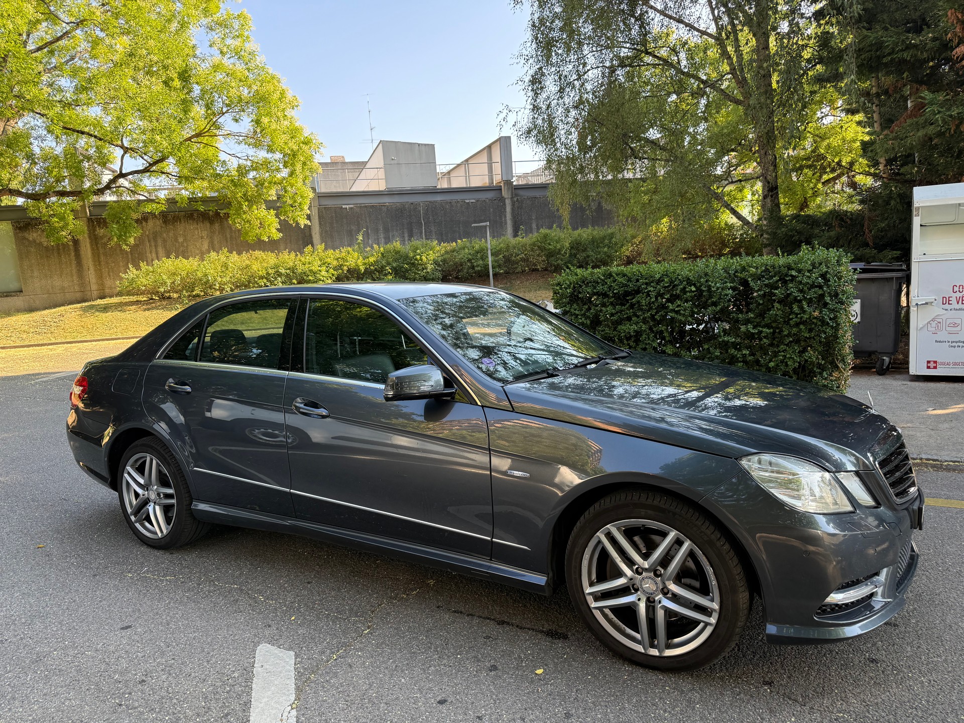 MERCEDES-BENZ E 300 CGI BlueEfficiency Elégance 4Matic 7G-Tronic-image-3