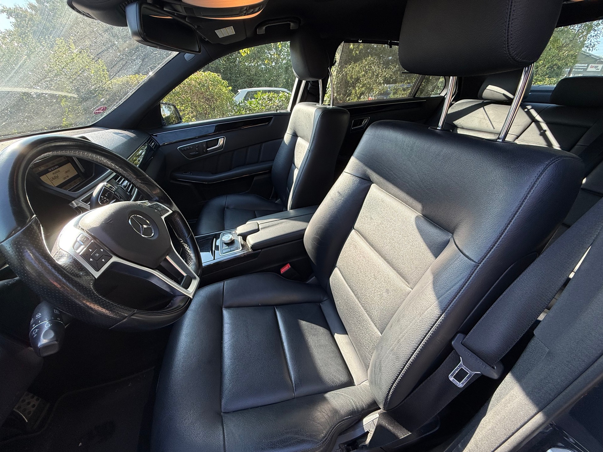 MERCEDES-BENZ E 300 CGI BlueEfficiency Elégance 4Matic 7G-Tronic-image-8