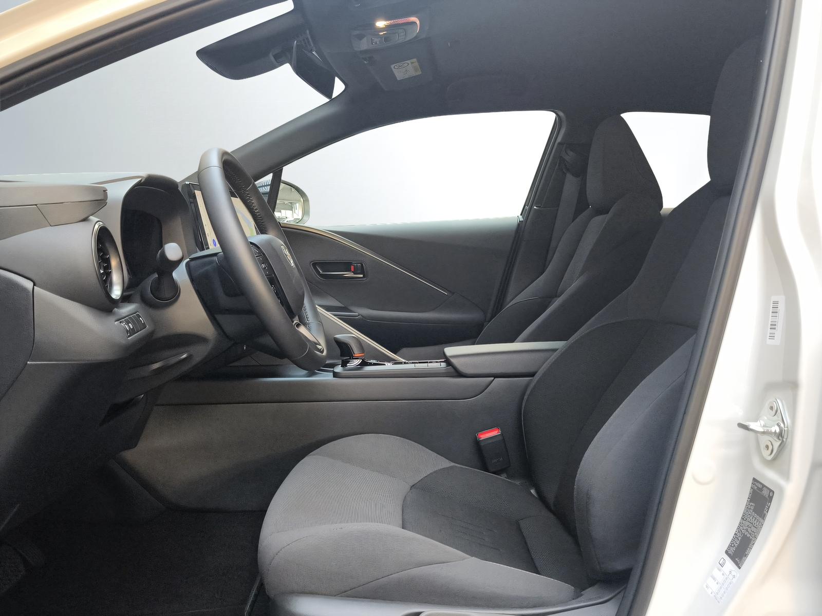 TOYOTA C-HR 2.0 PHEV Swiss Edition-image-3