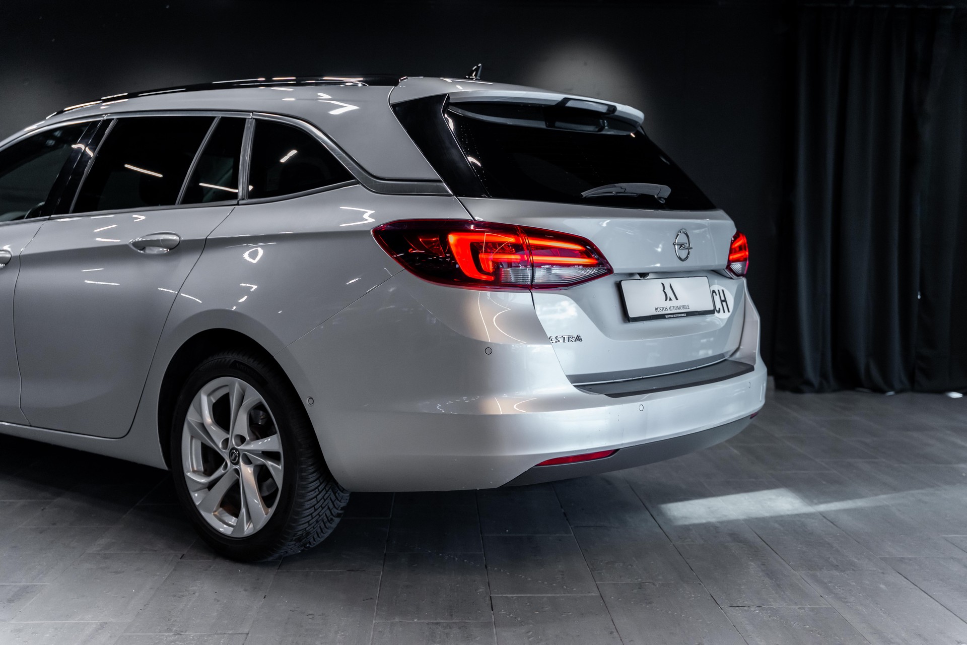 OPEL Astra Sports Tourer 1.5 CDTi Elegance / CH Auto / Business Elegance Pack / Service gepflegt / LED Matrix / Rückfahrkamera-image-7