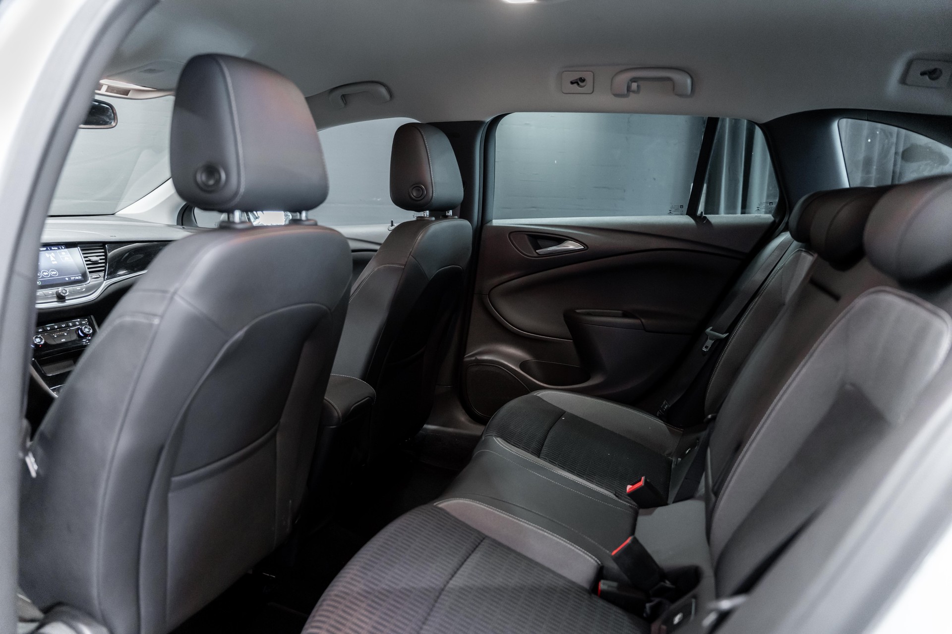 OPEL Astra Sports Tourer 1.5 CDTi Elegance / CH Auto / Business Elegance Pack / Service gepflegt / LED Matrix / Rückfahrkamera-image-10
