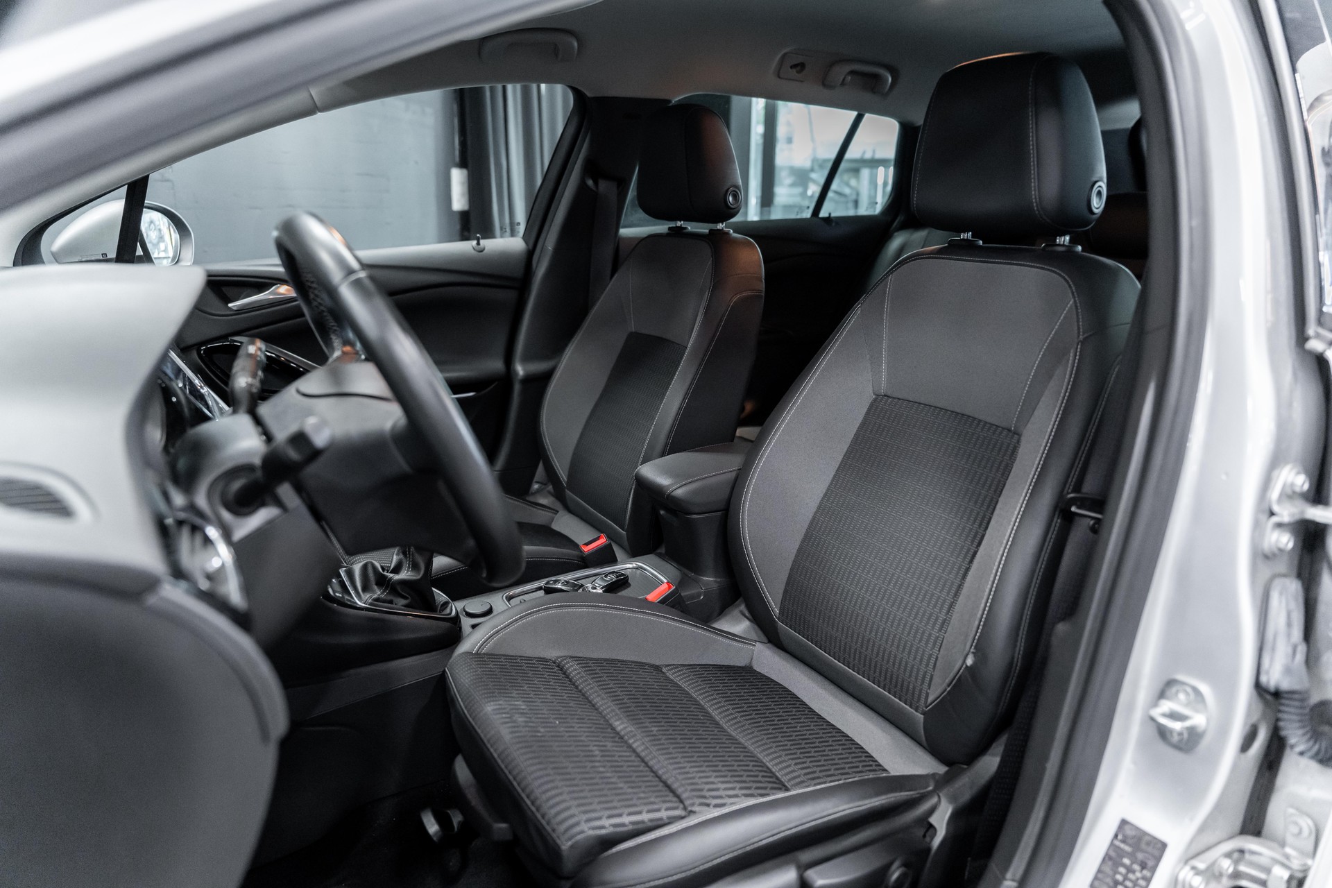 OPEL Astra Sports Tourer 1.5 CDTi Elegance / CH Auto / Business Elegance Pack / Service gepflegt / LED Matrix / Rückfahrkamera-image-11
