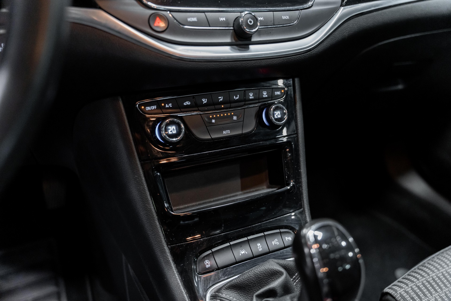 OPEL Astra Sports Tourer 1.5 CDTi Elegance / CH Auto / Business Elegance Pack / Service gepflegt / LED Matrix / Rückfahrkamera-image-12