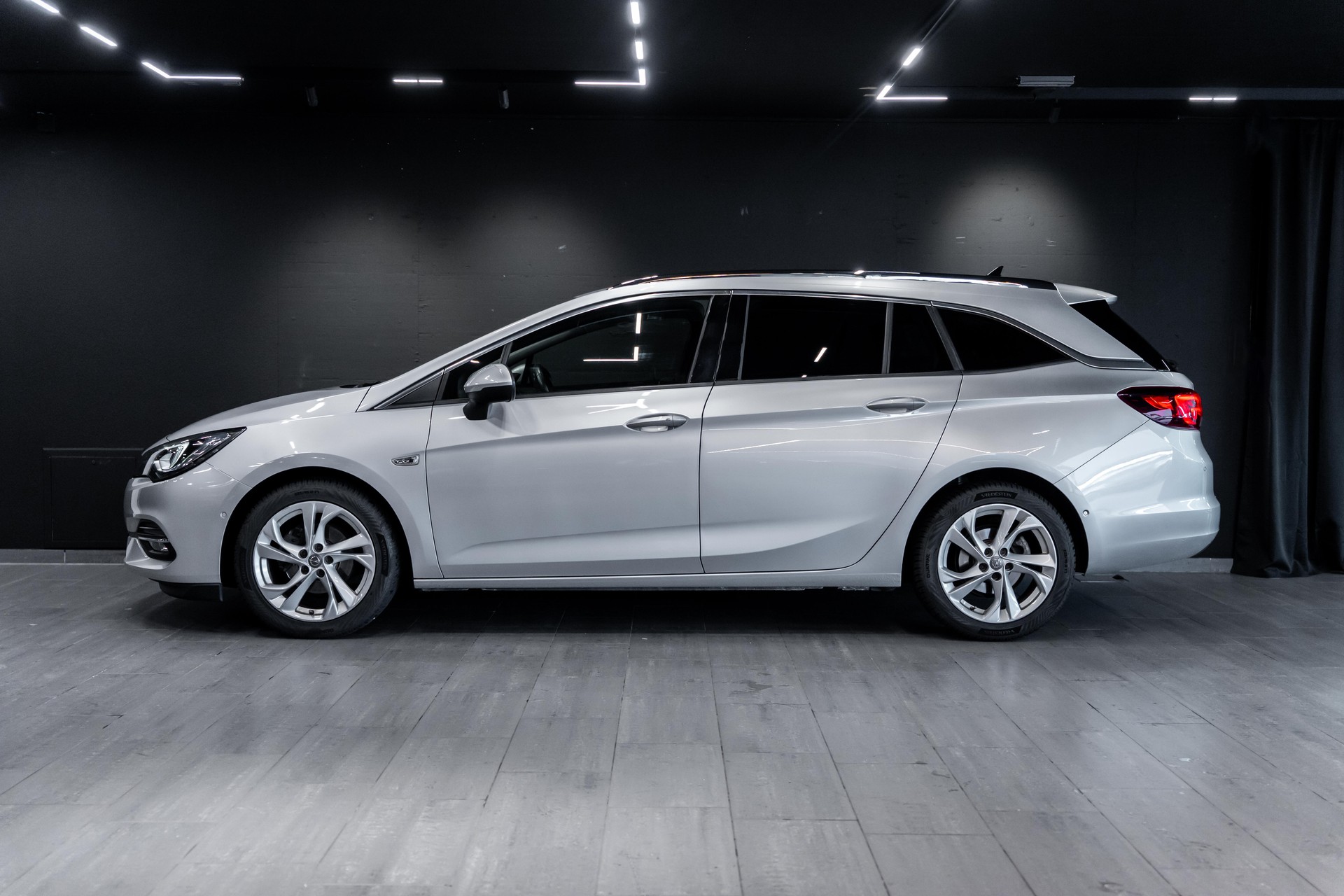 OPEL Astra Sports Tourer 1.5 CDTi Elegance / CH Auto / Business Elegance Pack / Service gepflegt / LED Matrix / Rückfahrkamera-image-5