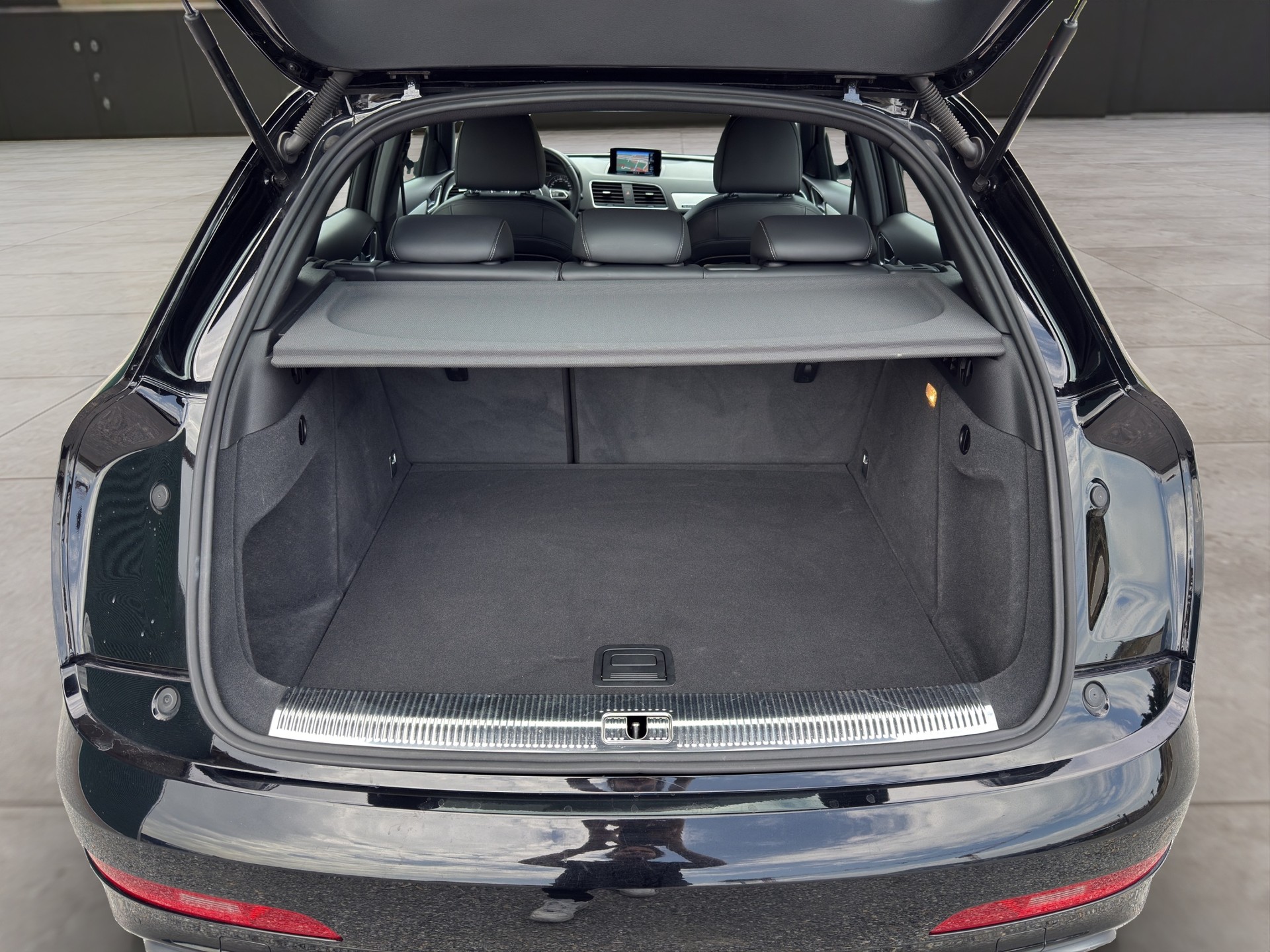 AUDI Q3 2.0 TDI 177 S-Line quattro S-Tronic-image-13