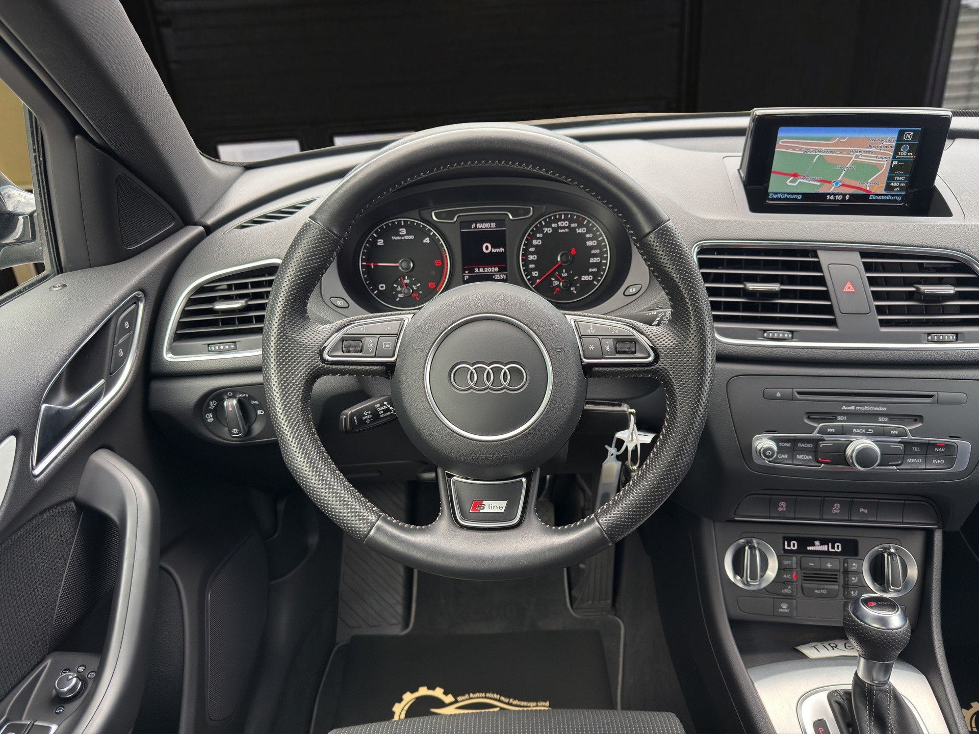 AUDI Q3 2.0 TDI 177 S-Line quattro S-Tronic-image-11