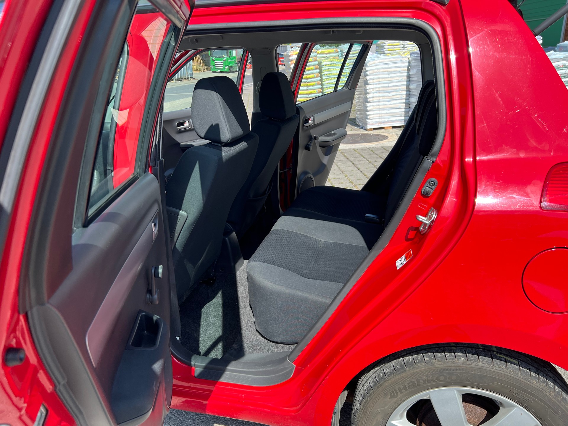SUZUKI Swift 1.3i 16V GL Top-image-9
