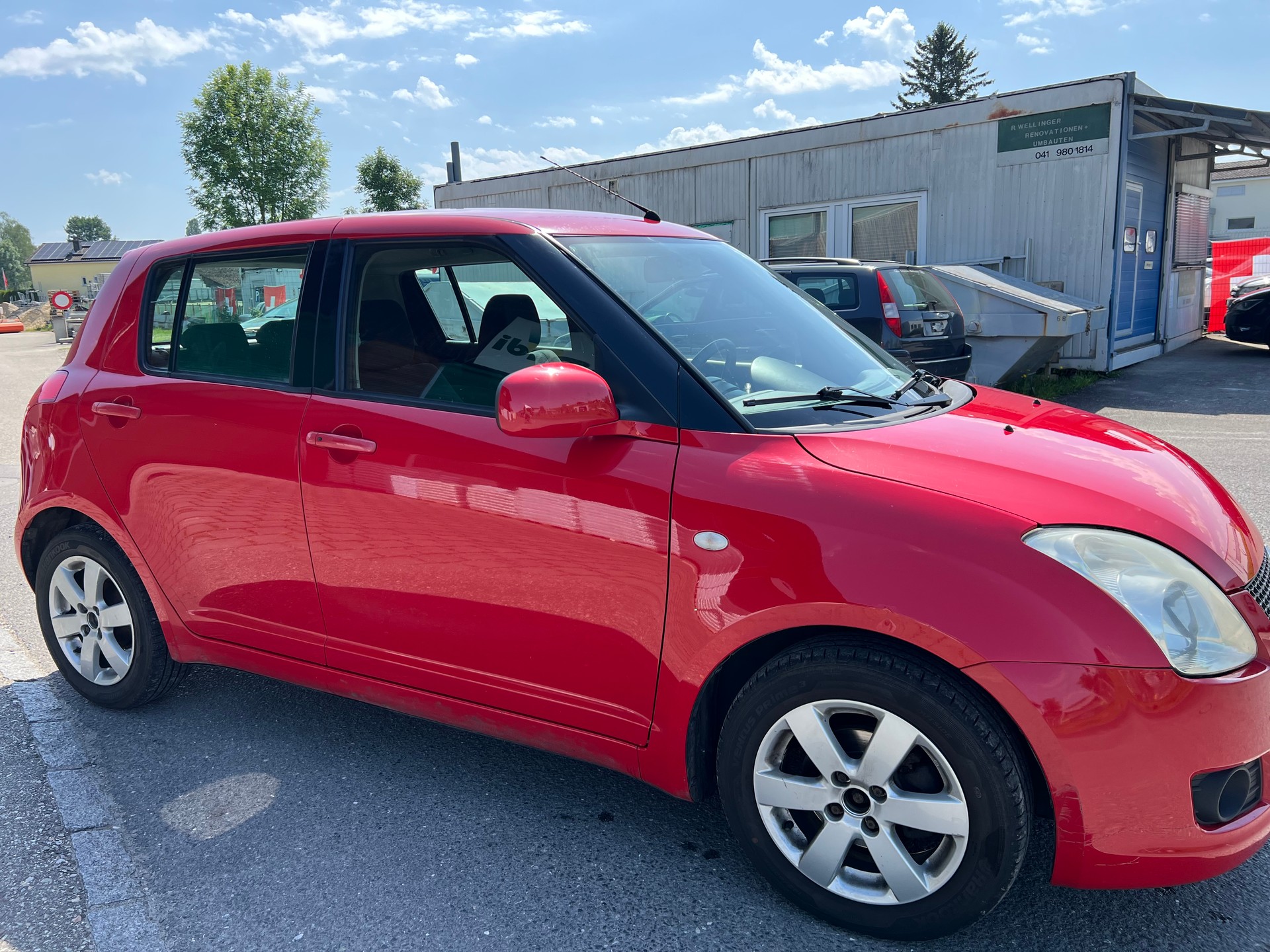 SUZUKI Swift 1.3i 16V GL Top-image-2
