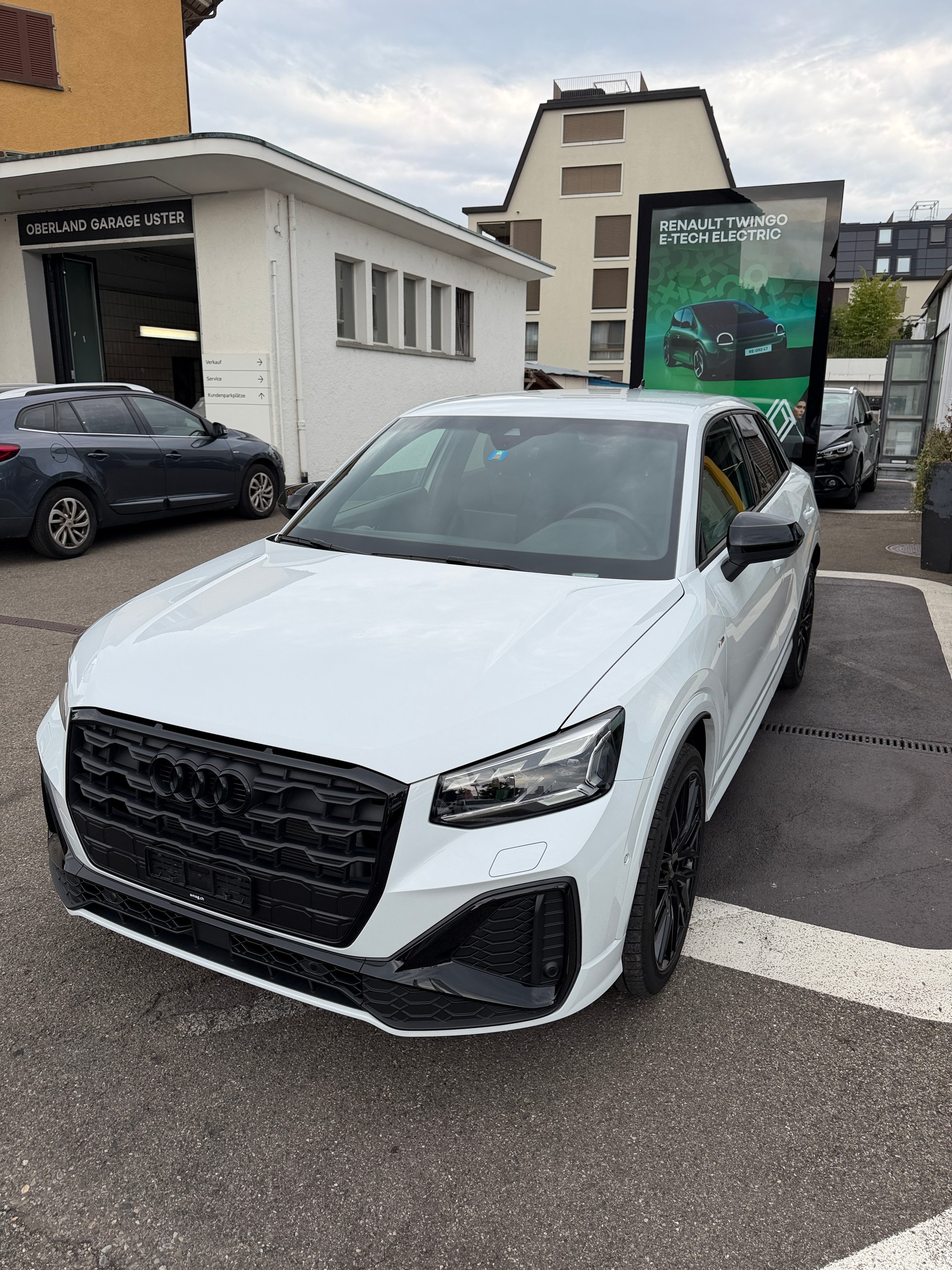 AUDI Q2 35 TFSI S line S-tronic-showroom-element-2