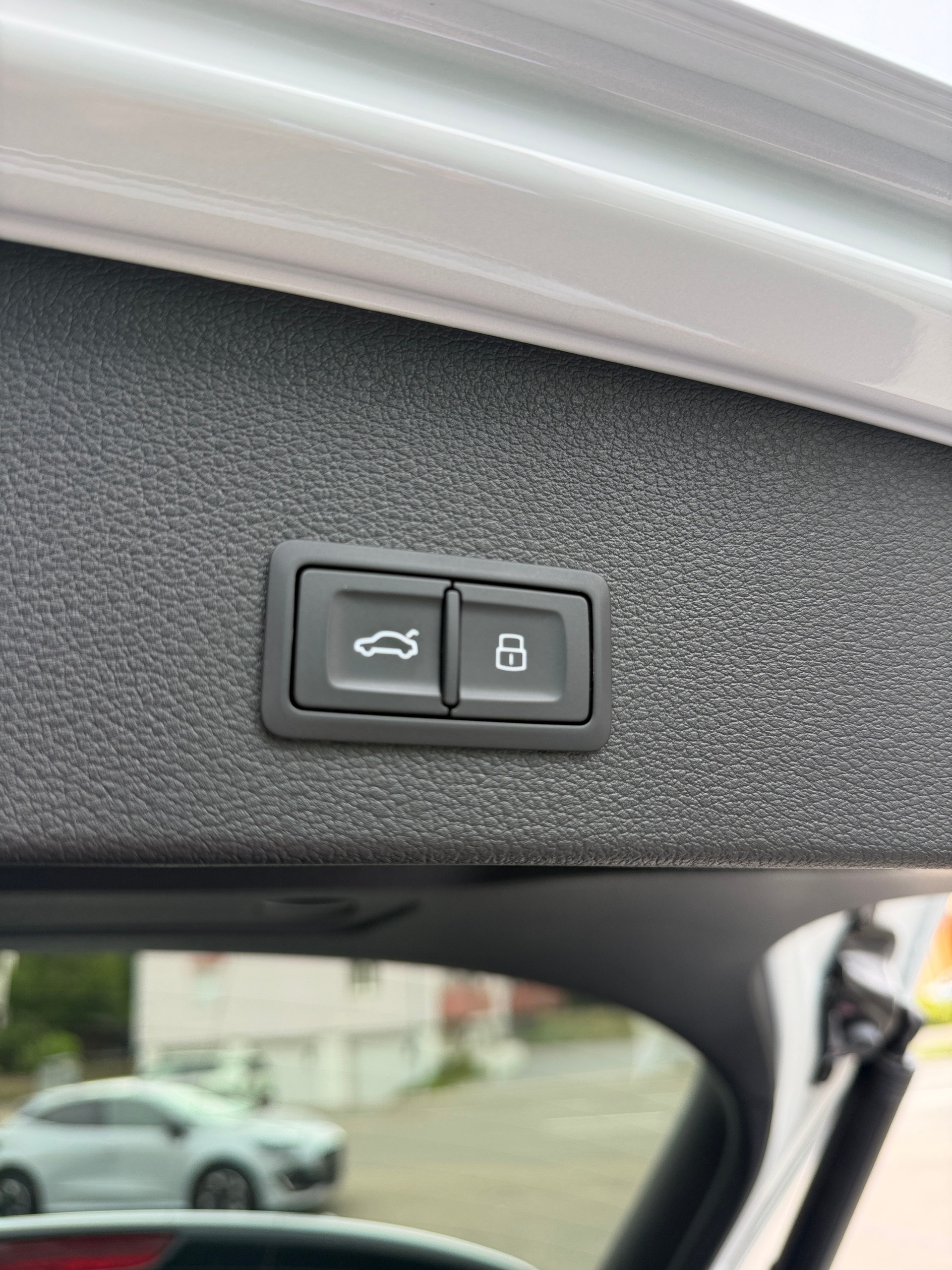 AUDI Q2 35 TFSI S line S-tronic-image-9