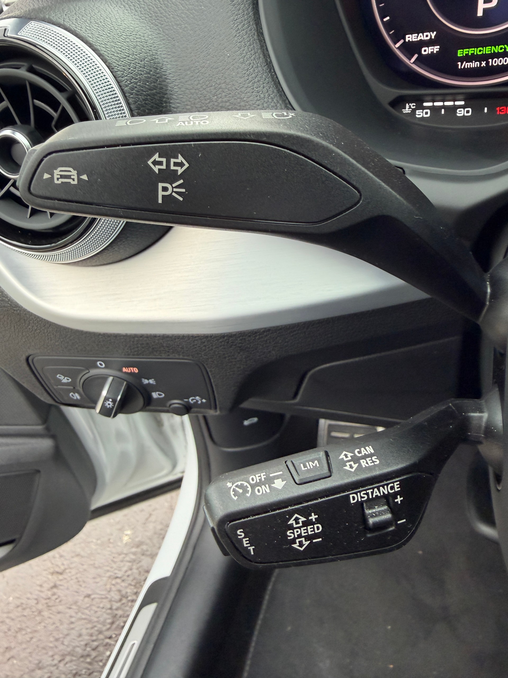 AUDI Q2 35 TFSI S line S-tronic-image-19