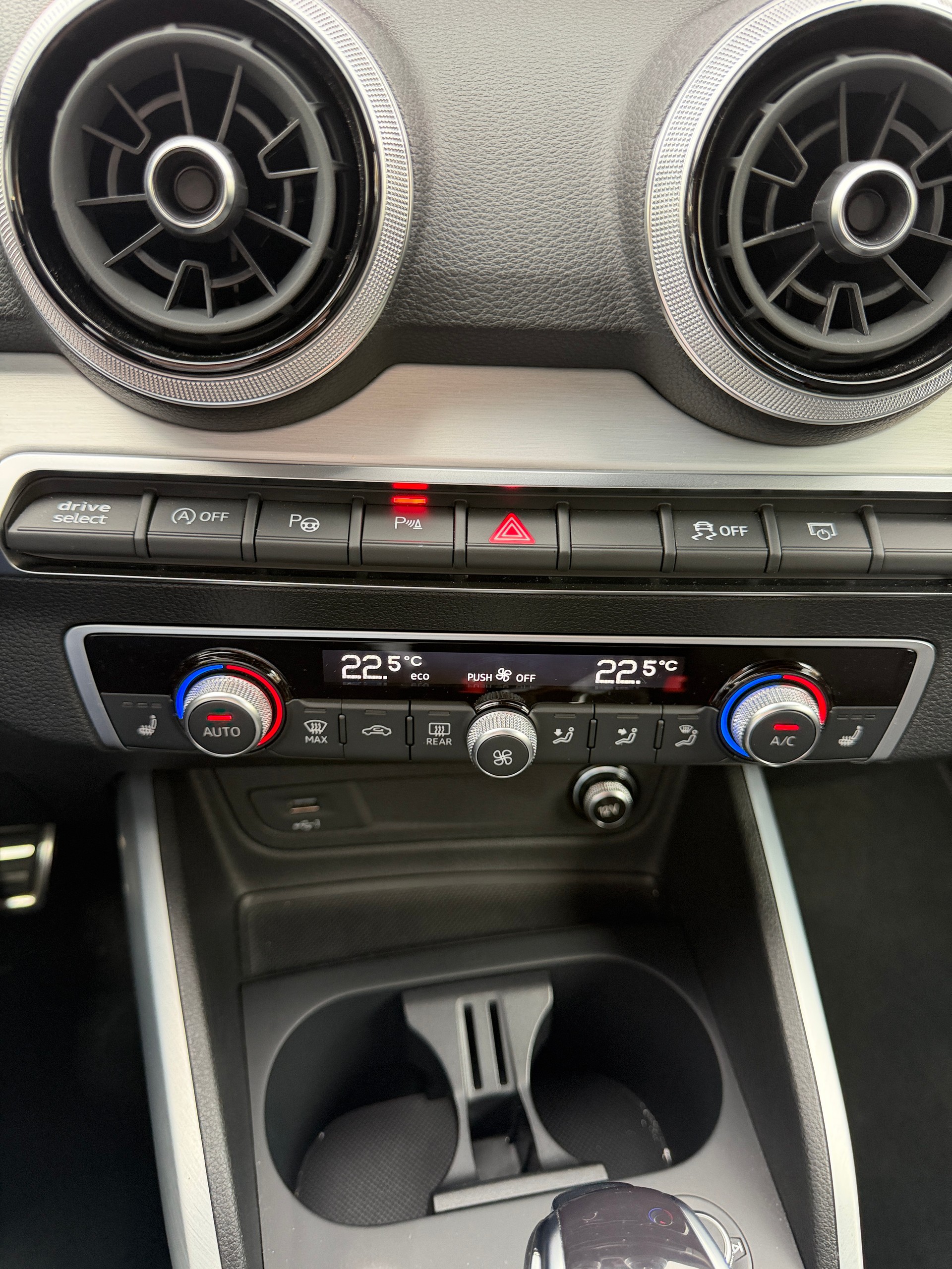 AUDI Q2 35 TFSI S line S-tronic-image-25