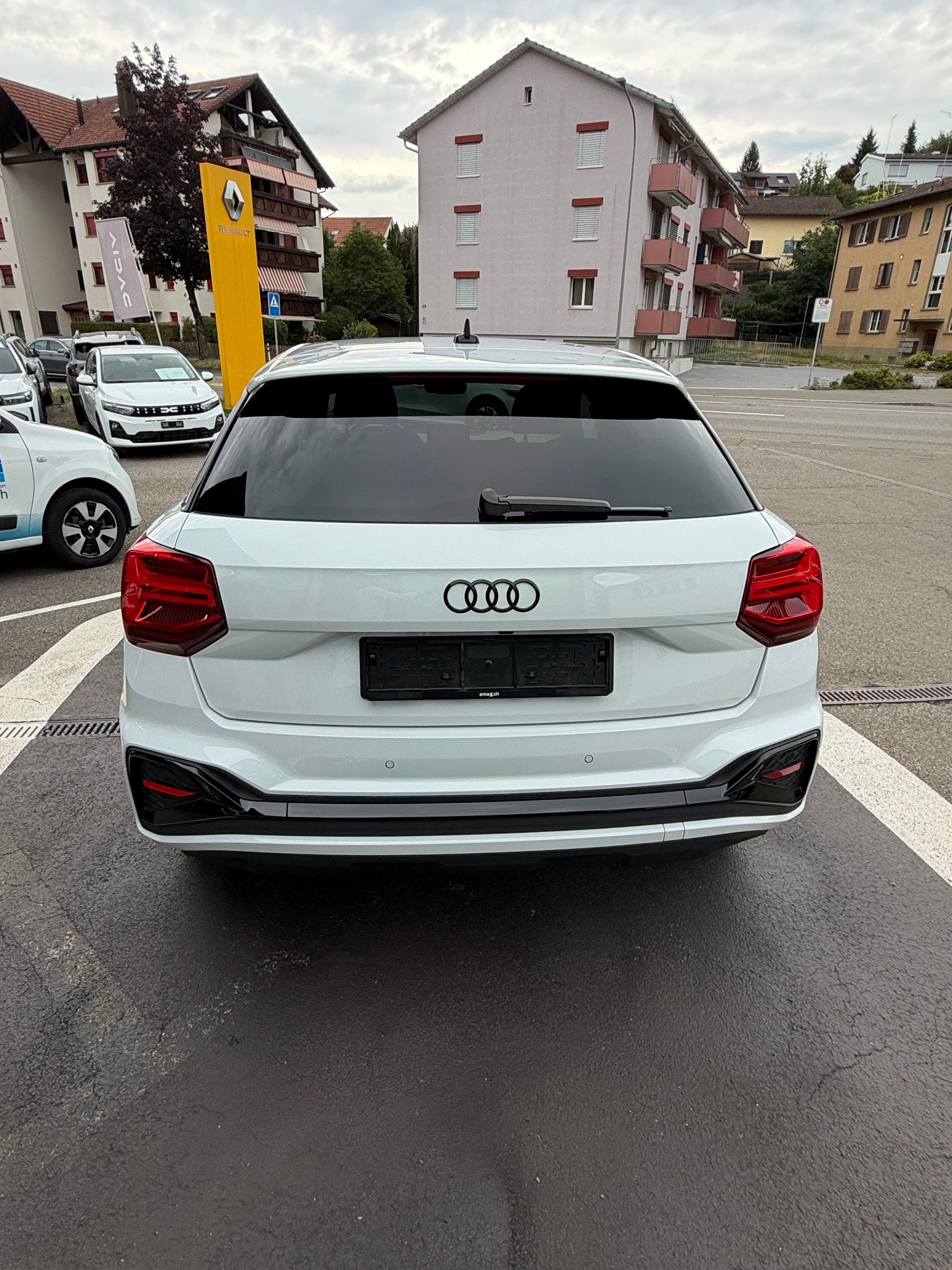 AUDI Q2 35 TFSI S line S-tronic-showroom-element-3
