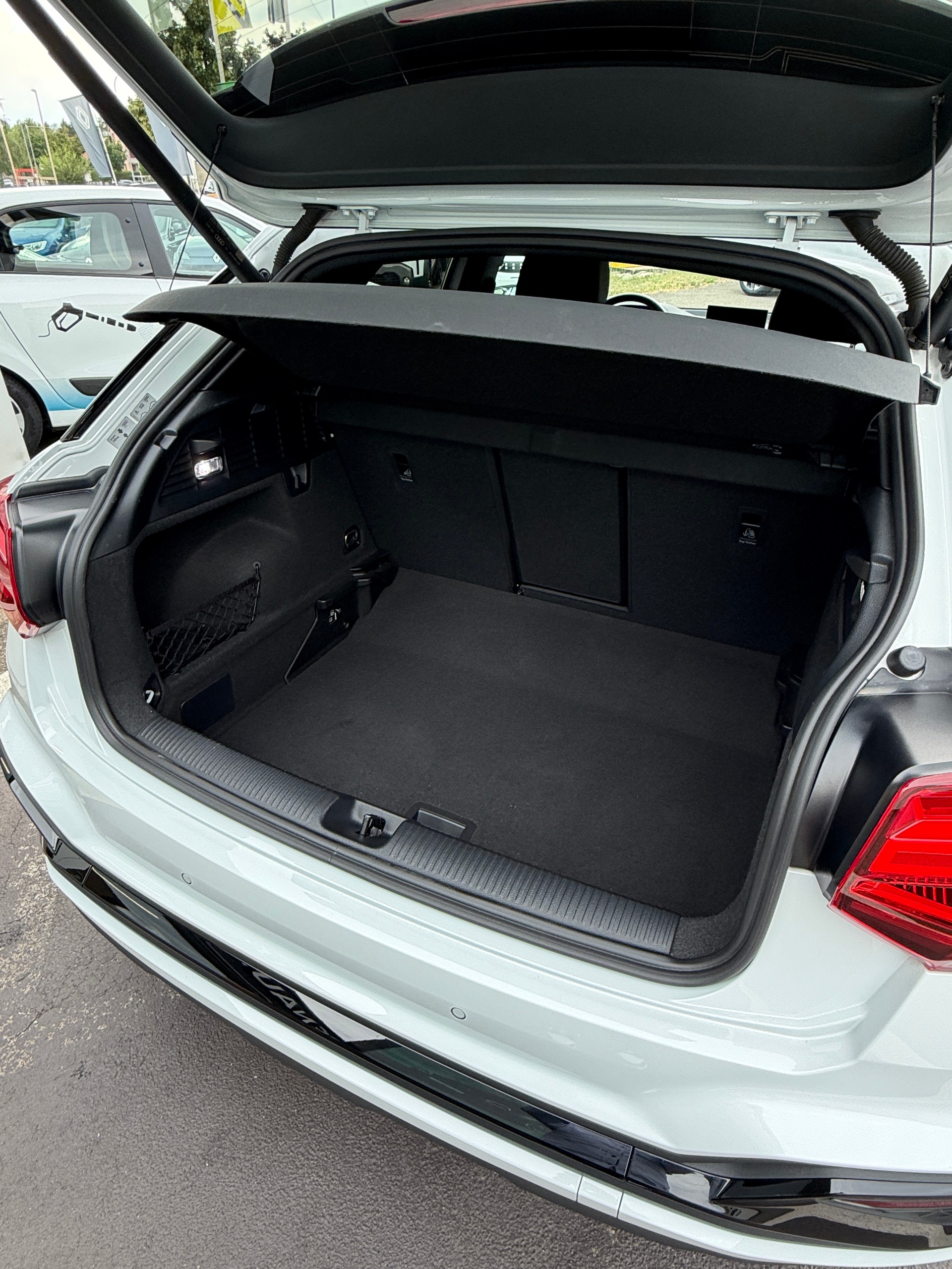 AUDI Q2 35 TFSI S line S-tronic-image-6