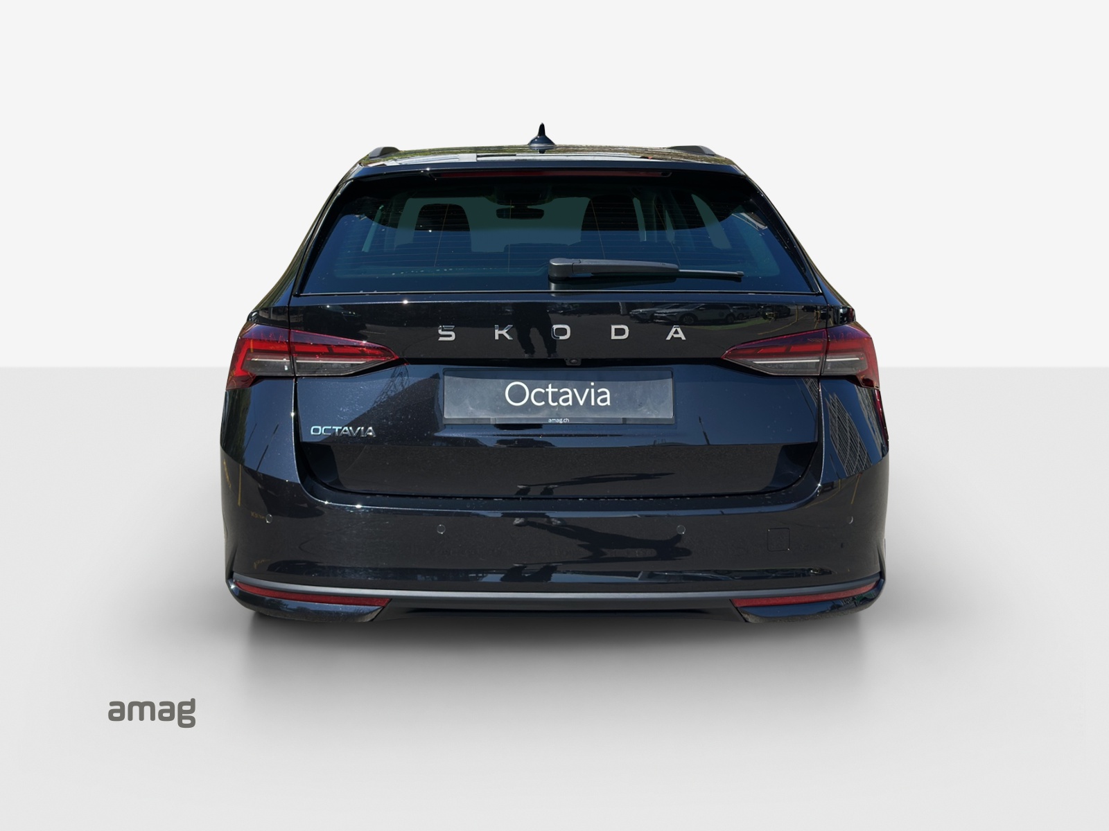 SKODA Octavia Combi 2.0 TDI DSG Selection-image-3