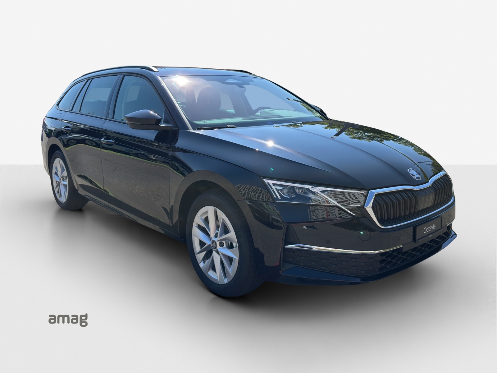 SKODA Octavia Combi 2.0 TDI DSG Selection-image-5