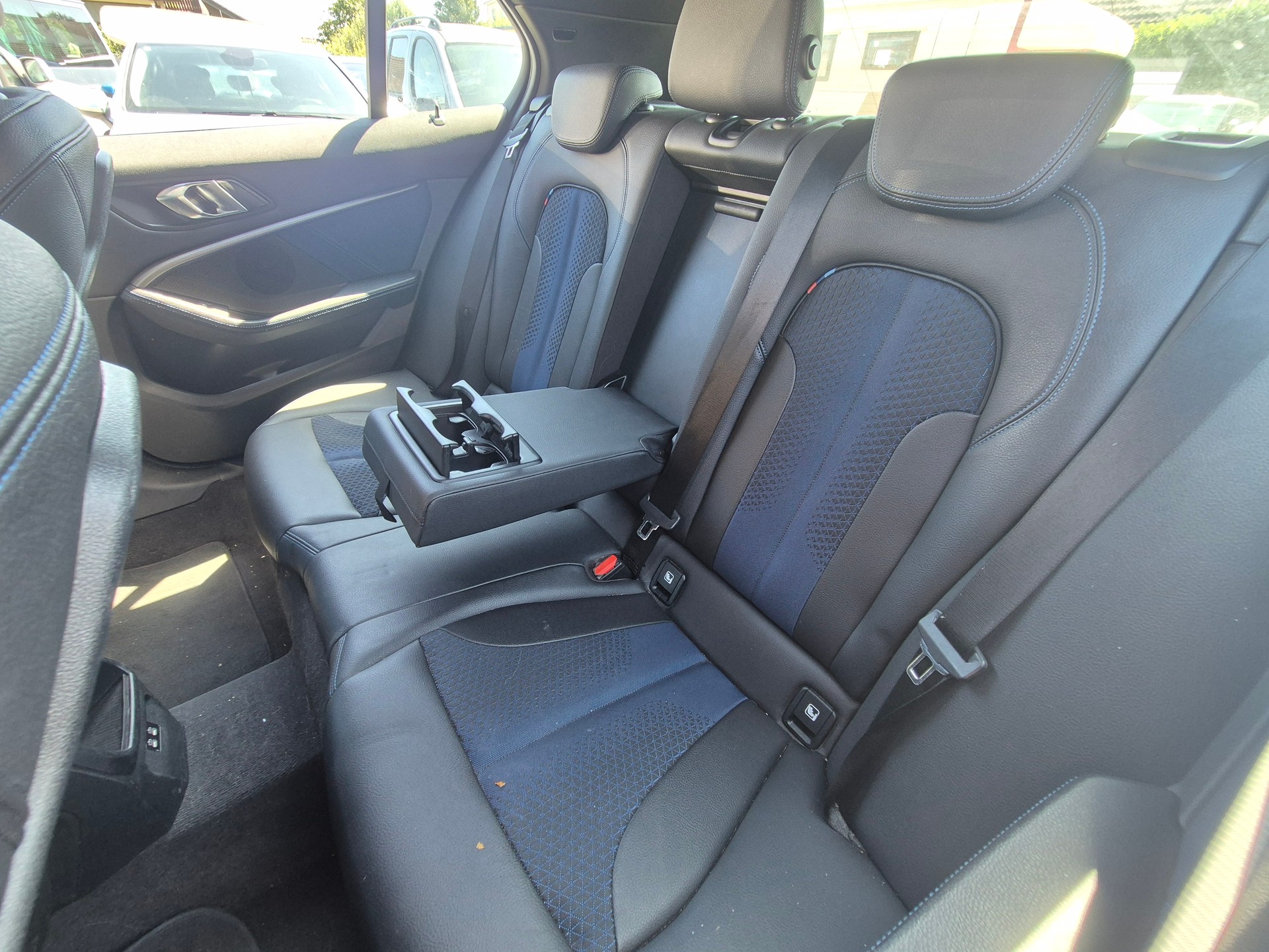BMW 118 M-Packet MFK Automat Voll Ausstattung-image-11