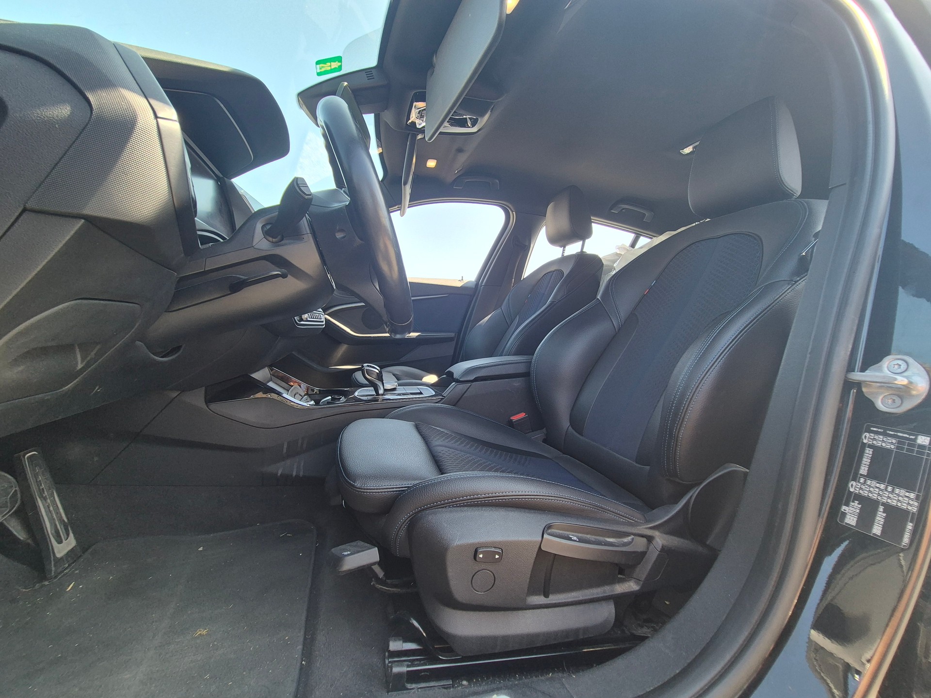 BMW 118 M-Packet MFK Automat Voll Ausstattung-image-7