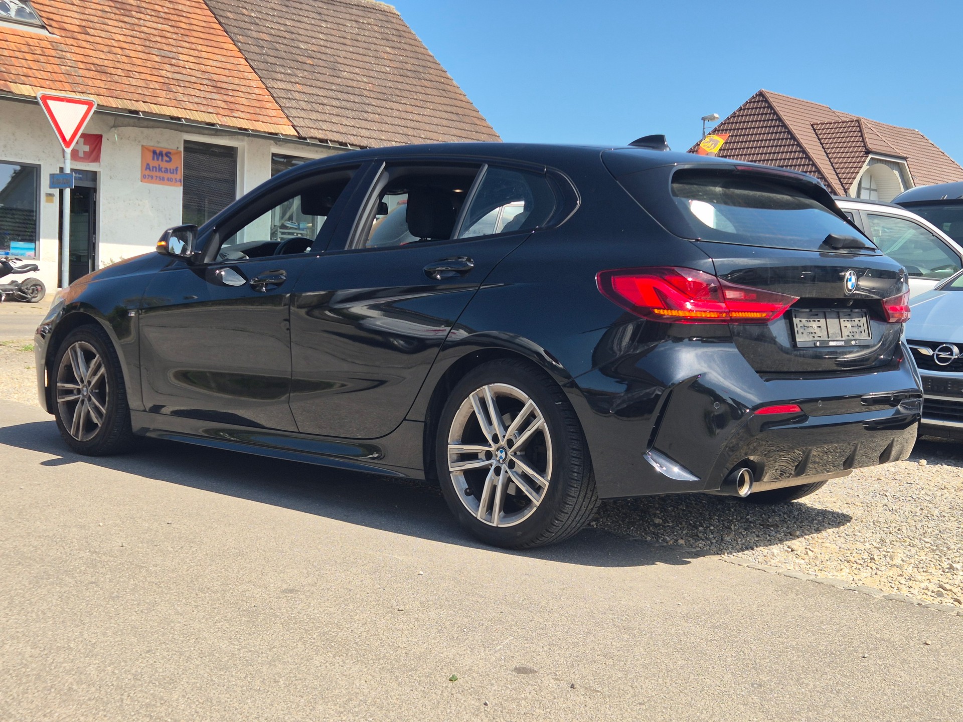 BMW 118 M-Packet MFK Automat Voll Ausstattung-image-5