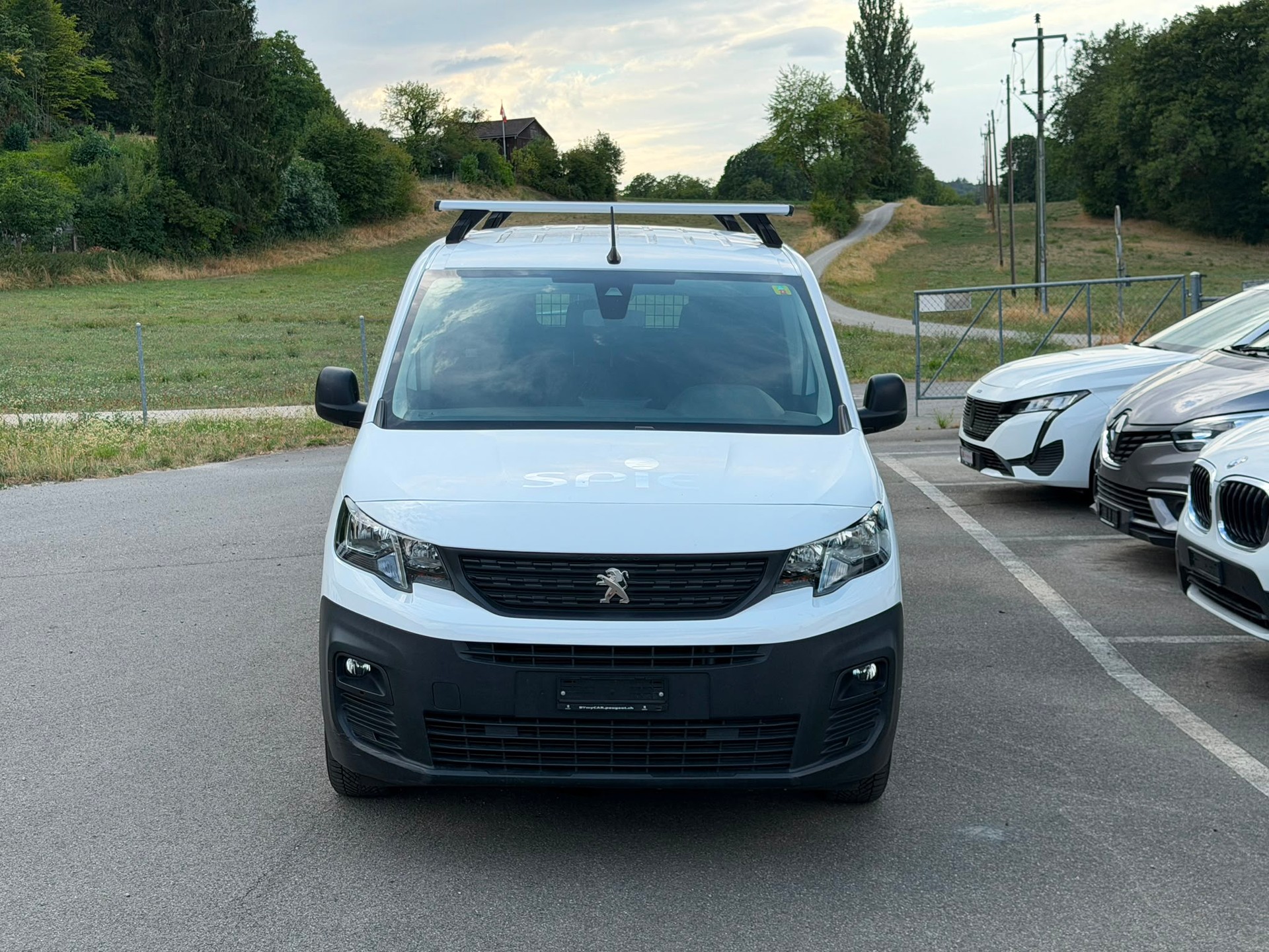 PEUGEOT Partner 1.2 Pure Tech s/s Premium EAT8 650kg-image-1