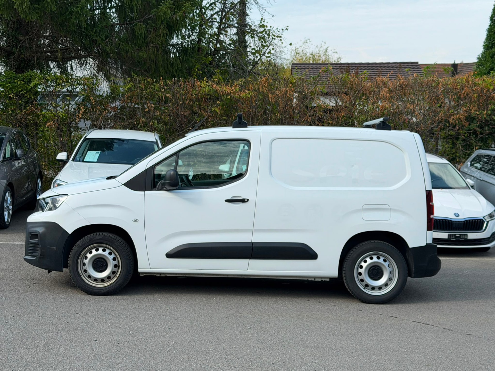PEUGEOT Partner 1.2 Pure Tech s/s Premium EAT8 650kg-image-3