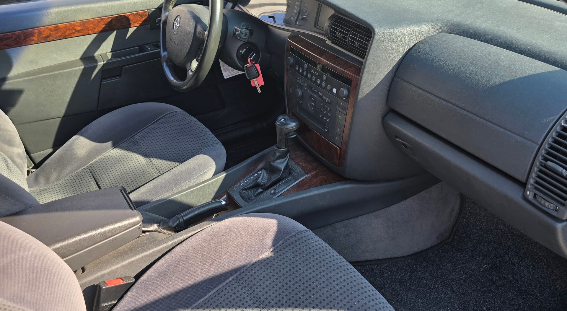 OPEL Omega 2.5i V6 Comfort-image-5