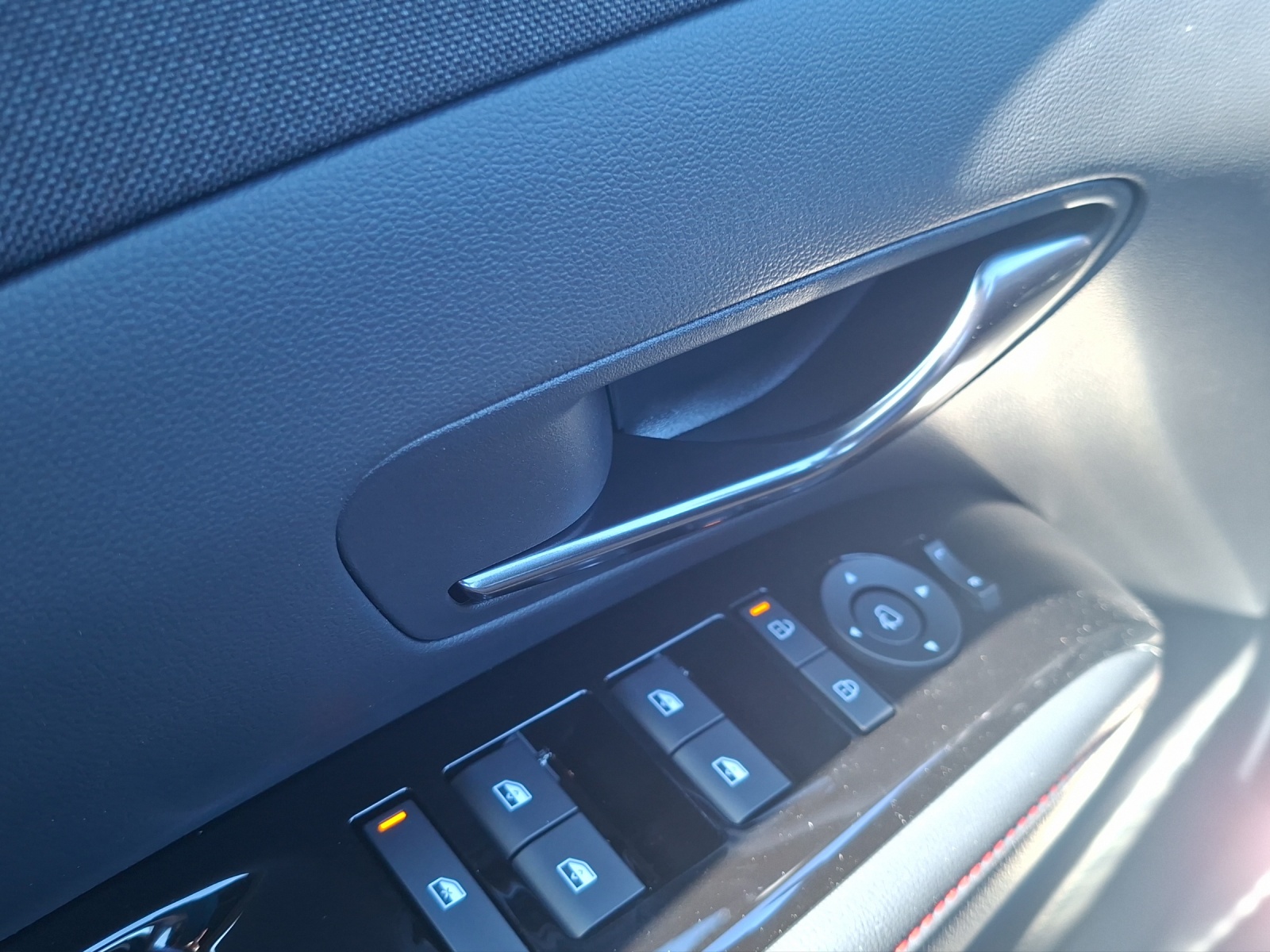 HYUNDAI Tucson 1.6 T-GDi HEV N-Line 4WD-image-12
