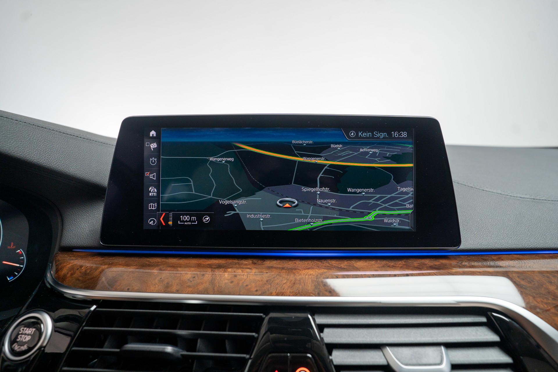 BMW 530i xDrive SAG Touring M Sport / CH-Fahrzeug / Panorama - Glasdach / 360°Kamera / HeadUp-image-22