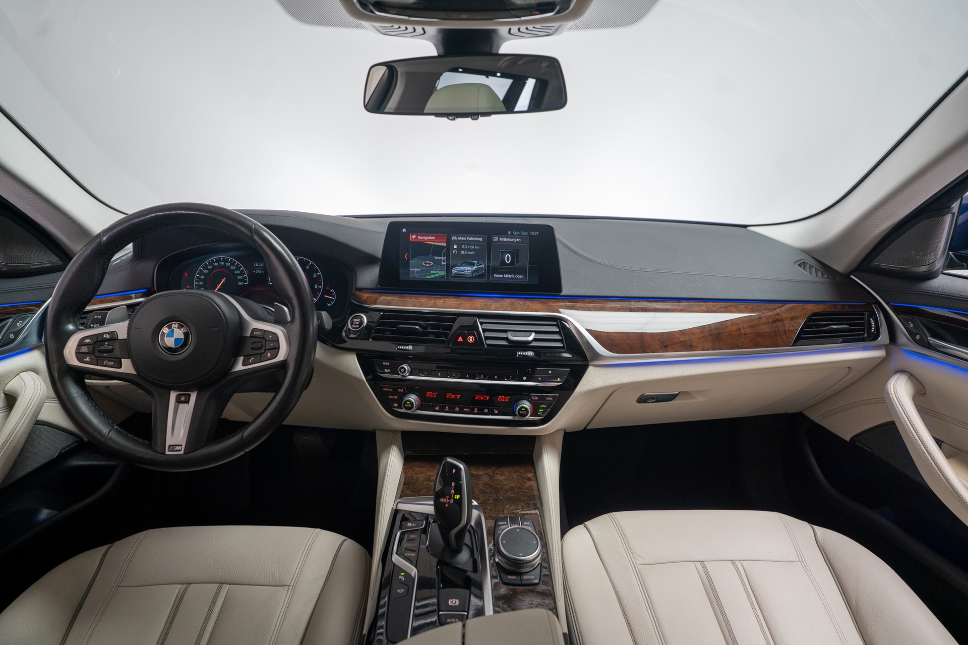 BMW 530i xDrive SAG Touring M Sport / CH-Fahrzeug / Panorama - Glasdach / 360°Kamera / HeadUp-image-17