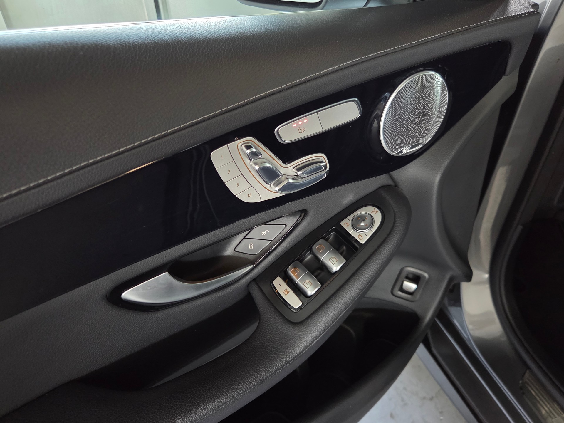 MERCEDES-BENZ GLC 250 Exclusive 4m-image-11