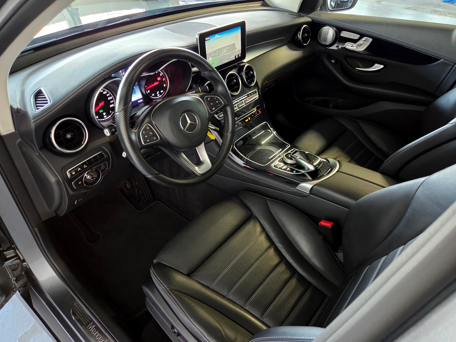 MERCEDES-BENZ GLC 250 Exclusive 4m-image-10