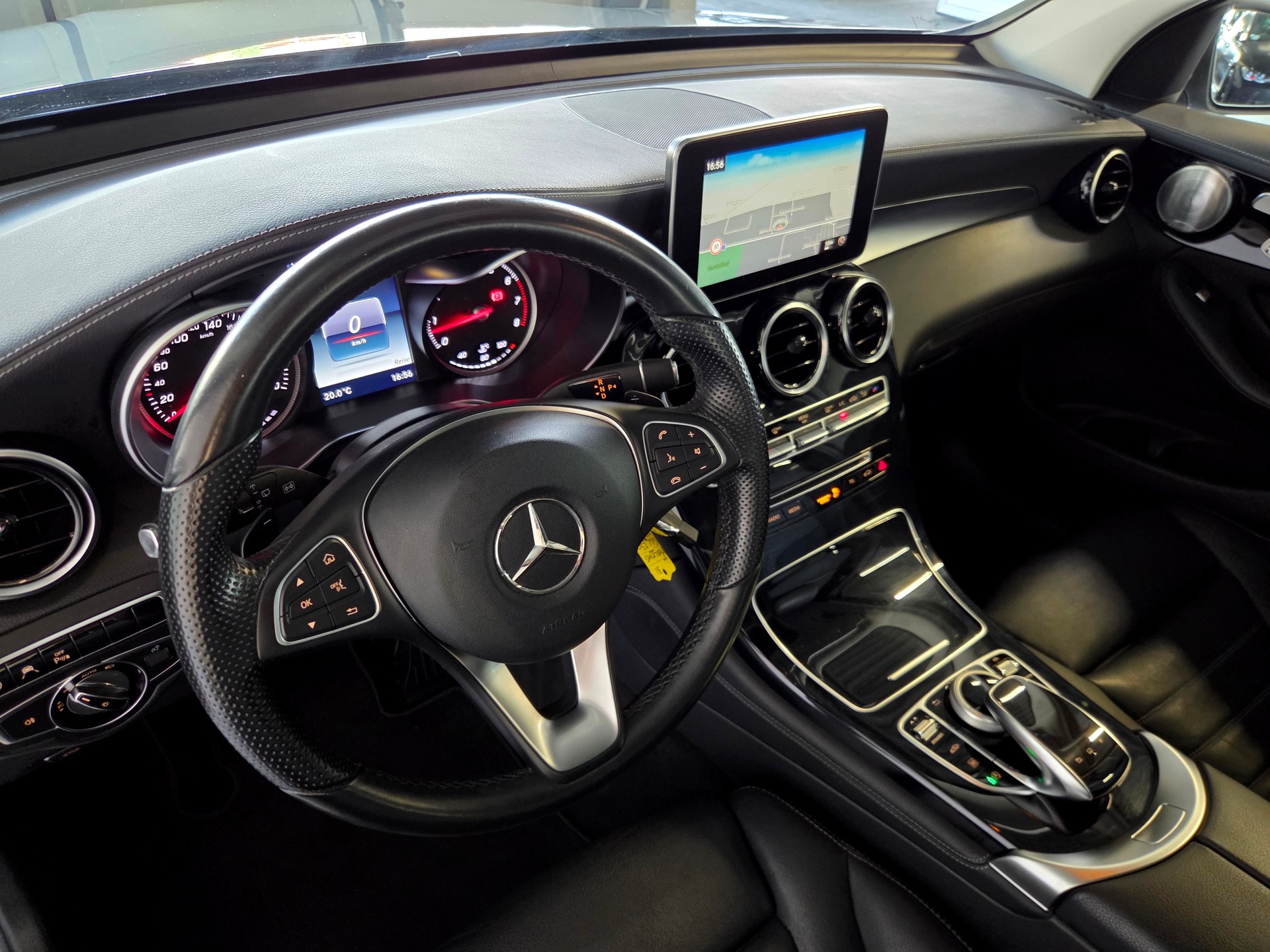 MERCEDES-BENZ GLC 250 Exclusive 4m-image-17