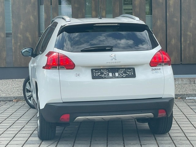 PEUGEOT 2008 1.6 VTI Allure-image-11