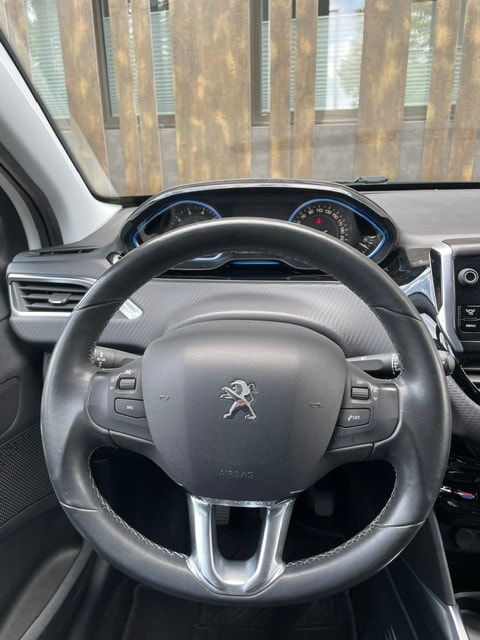 PEUGEOT 2008 1.6 VTI Allure-image-20