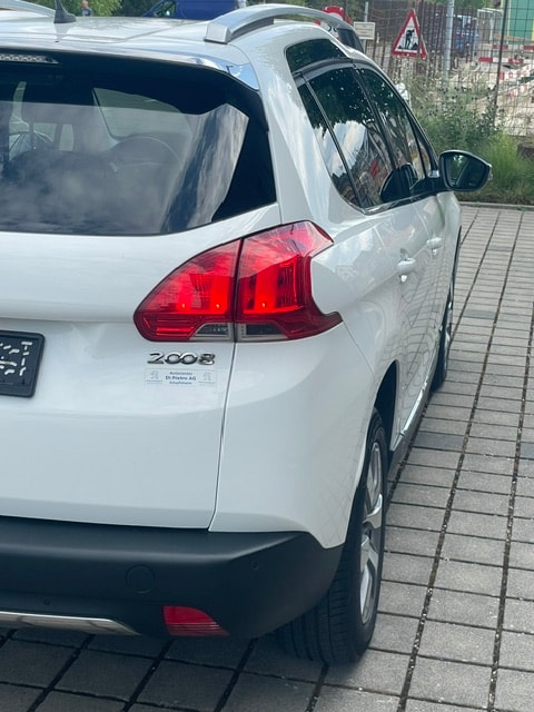 PEUGEOT 2008 1.6 VTI Allure-image-10